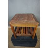 Table in wood H50x50x50