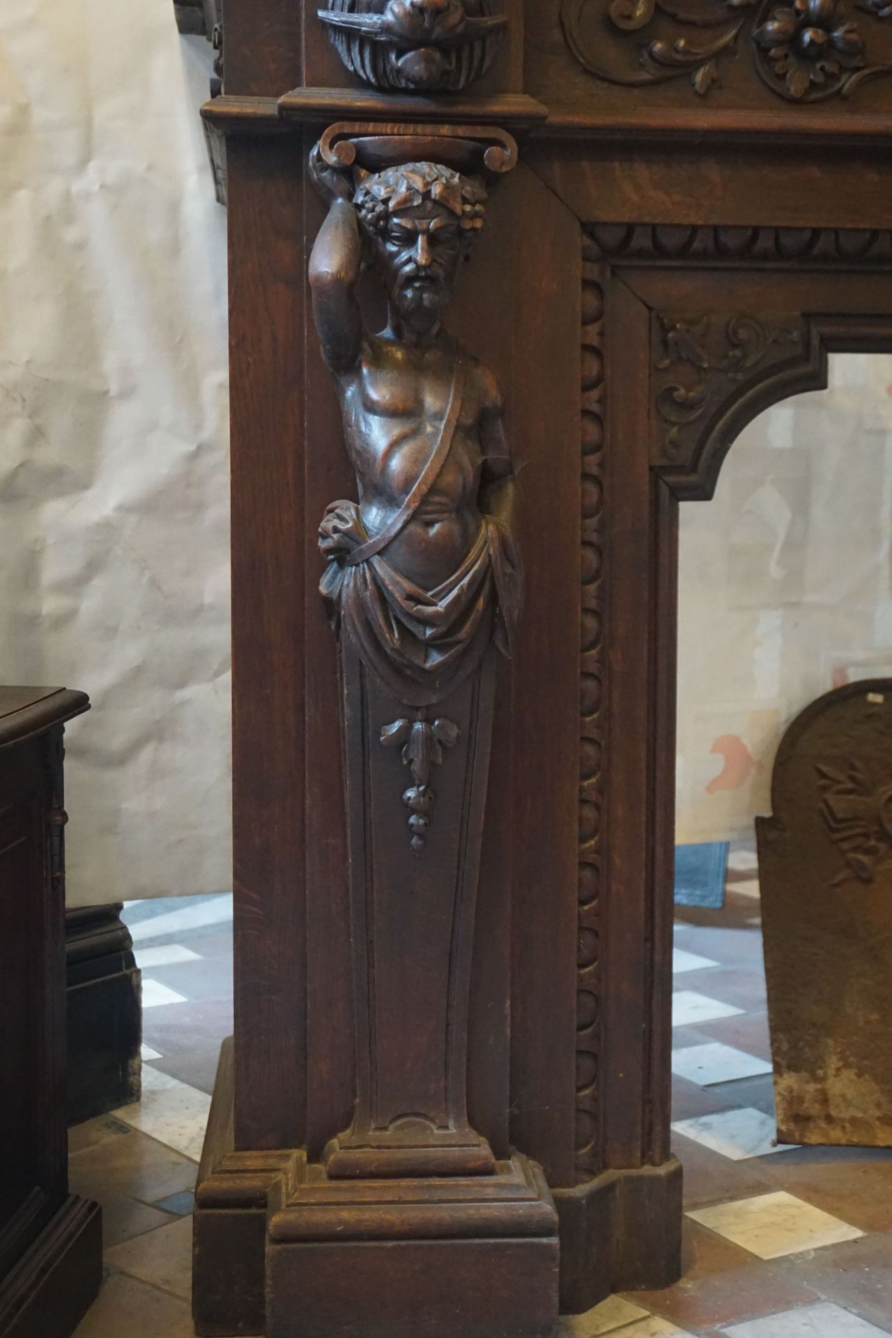 Fireplace in wood with kariatides, 19th H120x150x45 - Bild 2 aus 3