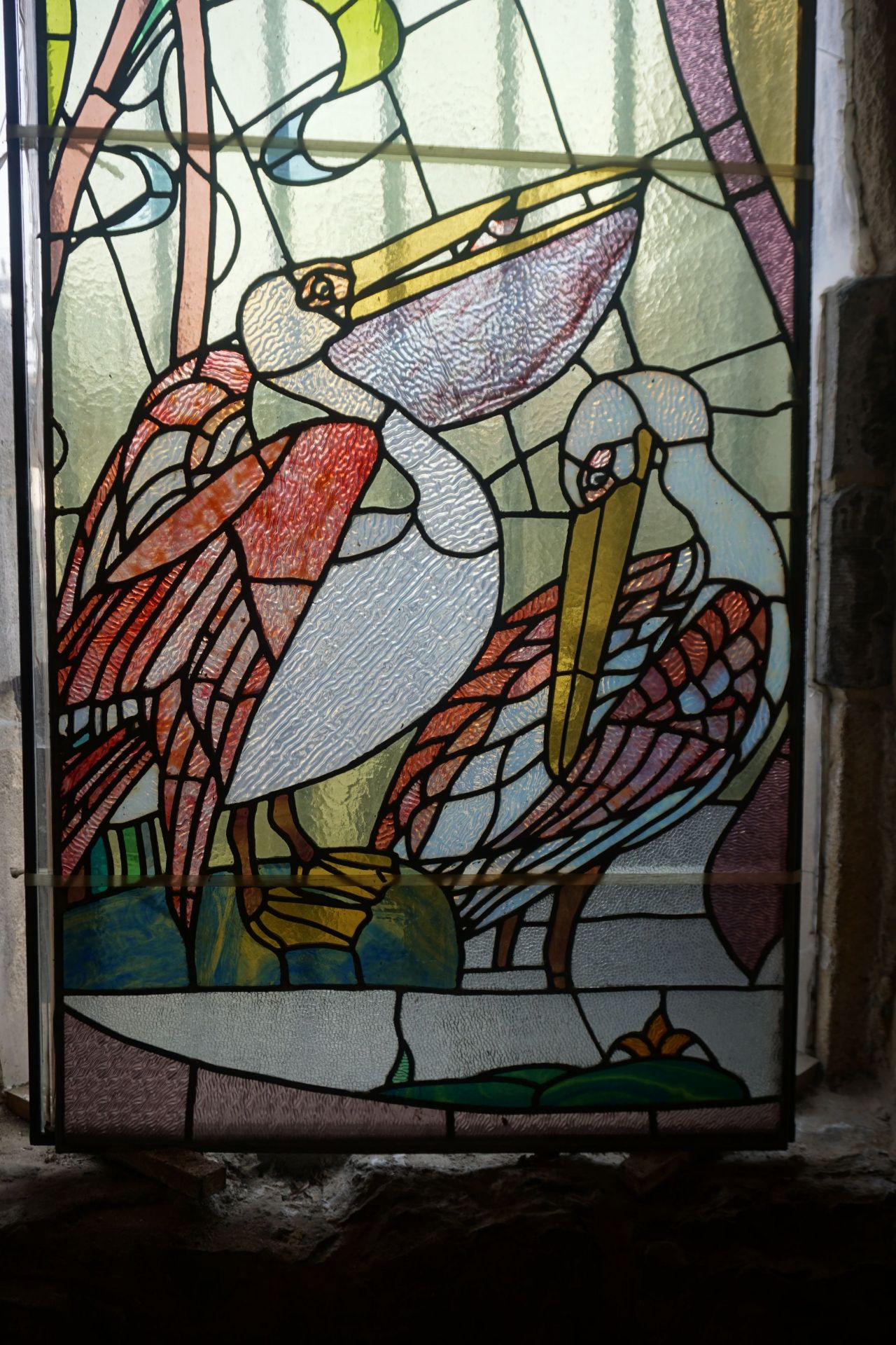 Beautiful stained glass window with the representation of Pelicans 19th H190x80 - Bild 2 aus 2