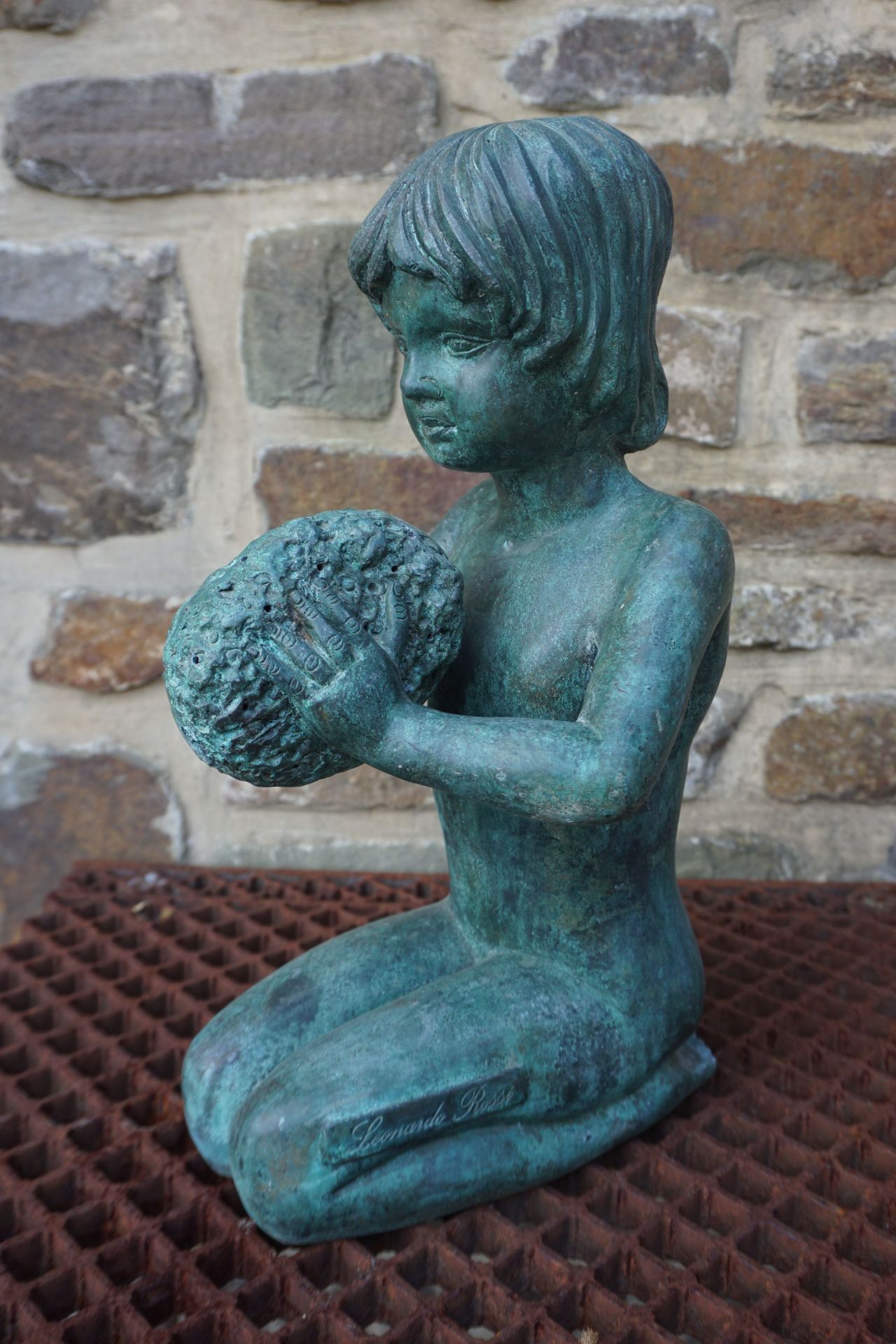 Fountain in bronze, girl with sponge H38x18x21 - Image 6 of 8