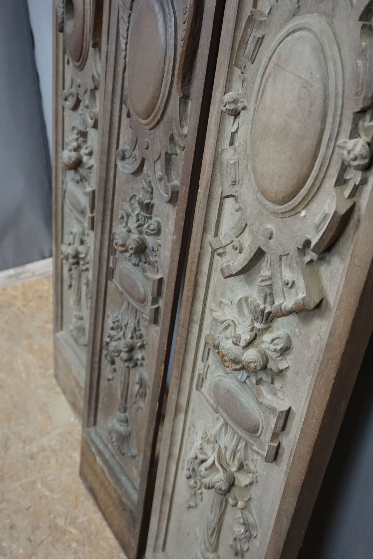 Seir of decorative panels in wood from the mass sculpted 19th H155x30 - Image 2 of 2