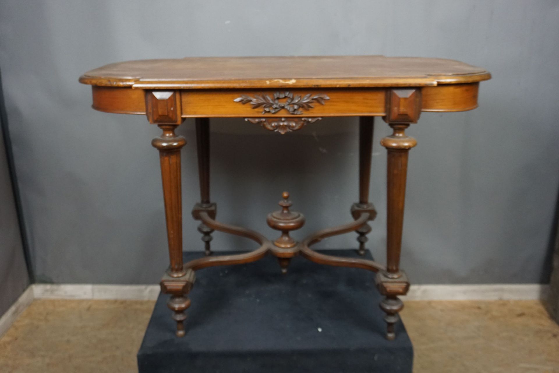 Table with sculpted frame Style Empire 19th H76x68x115