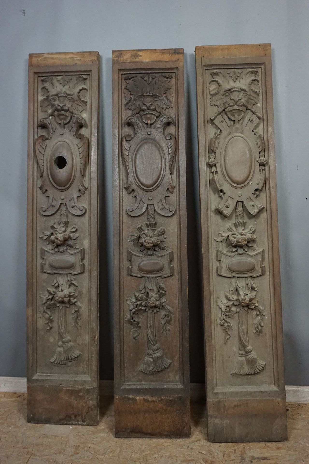 Seir of decorative panels in wood from the mass sculpted 19th H155x30