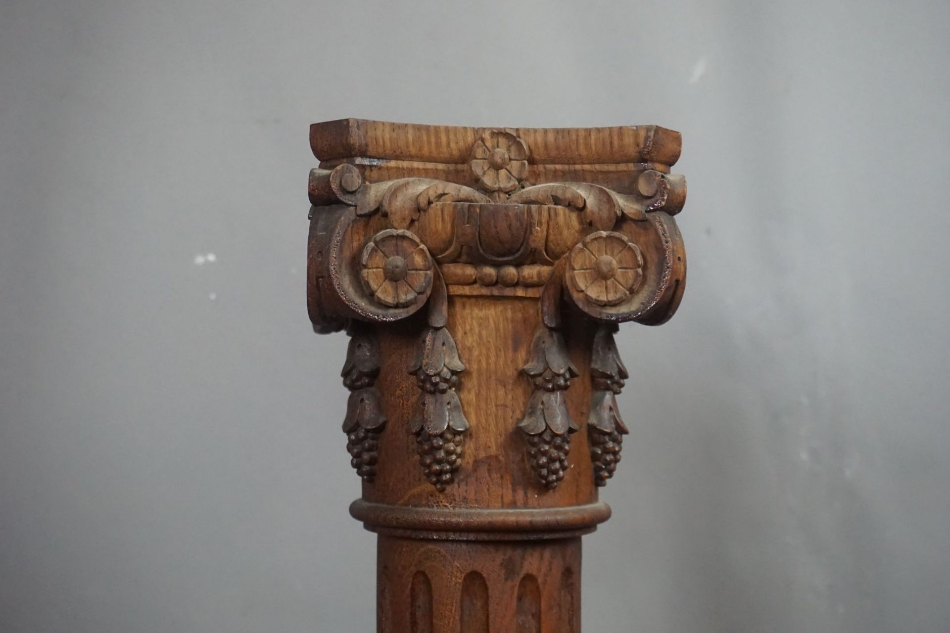 Column with capital in wood H130 - Bild 2 aus 2