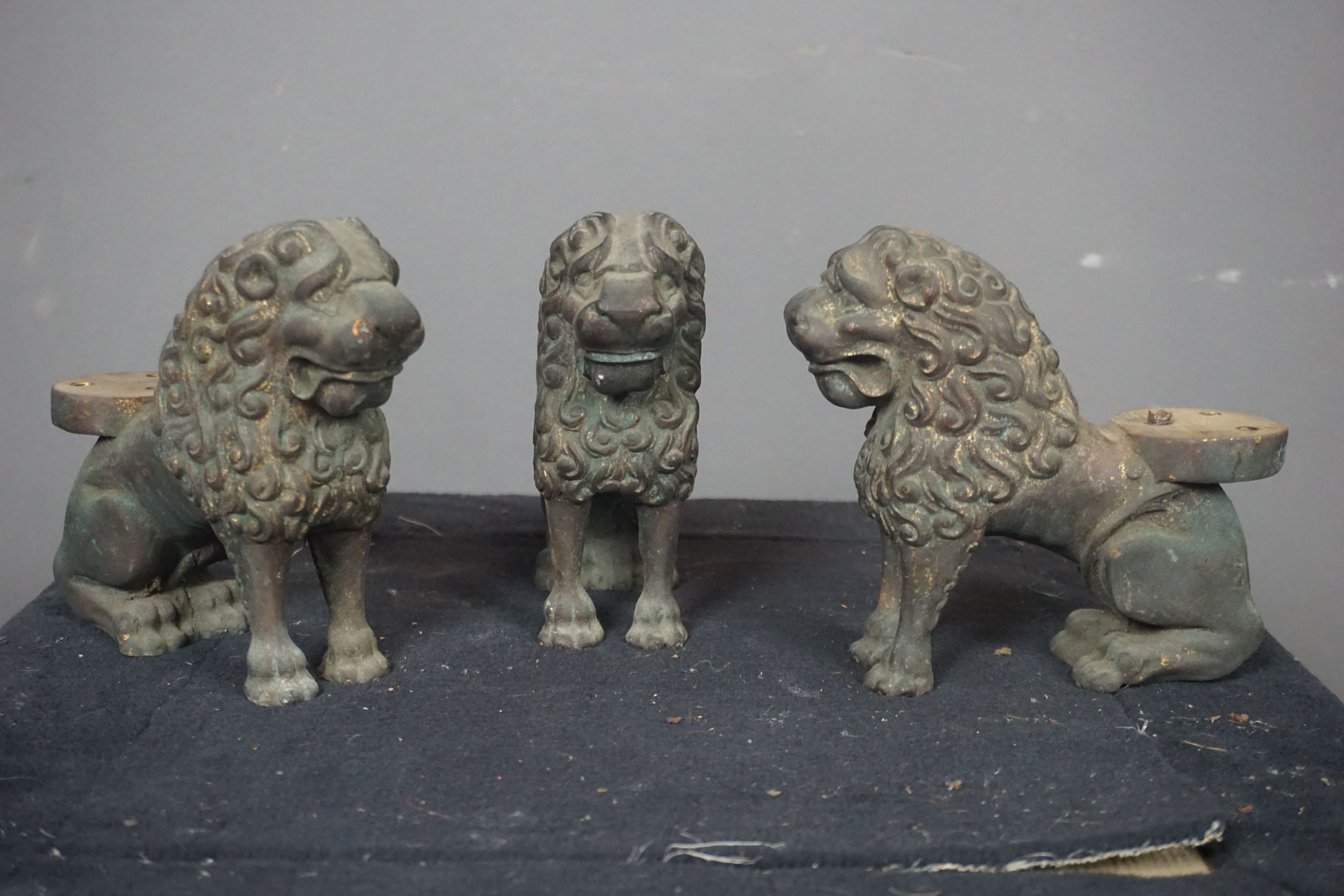 Lot of decorative lions in bronze, feet of candlestick? 19th H14x6x17