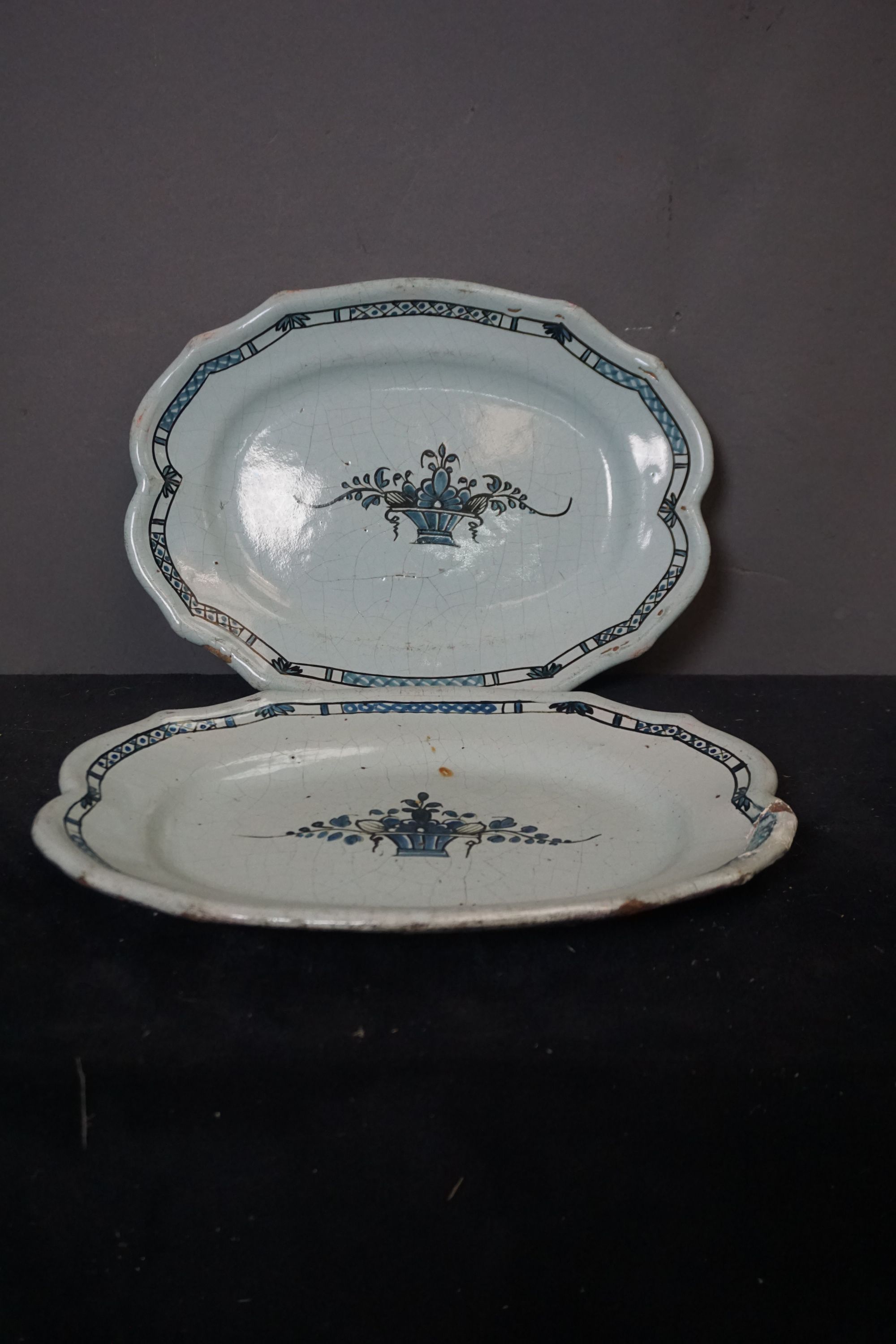 Couple of Dishes in Faience 19th 36x26