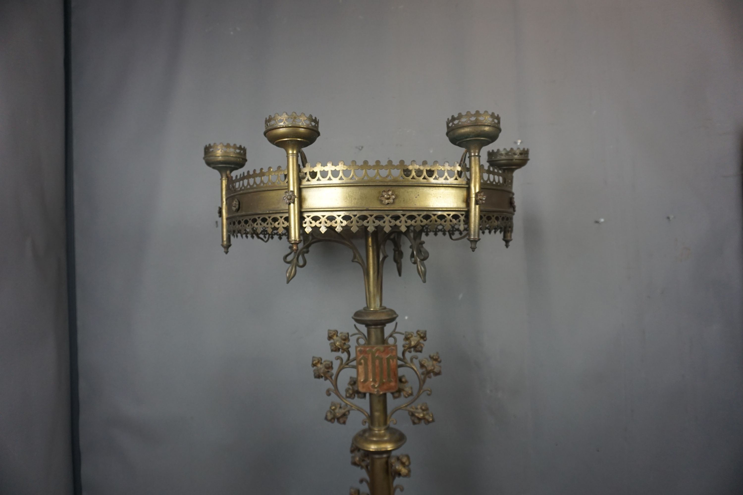 Neo-gothic candle holder in copper / bronze 19th H146 - Image 3 of 5