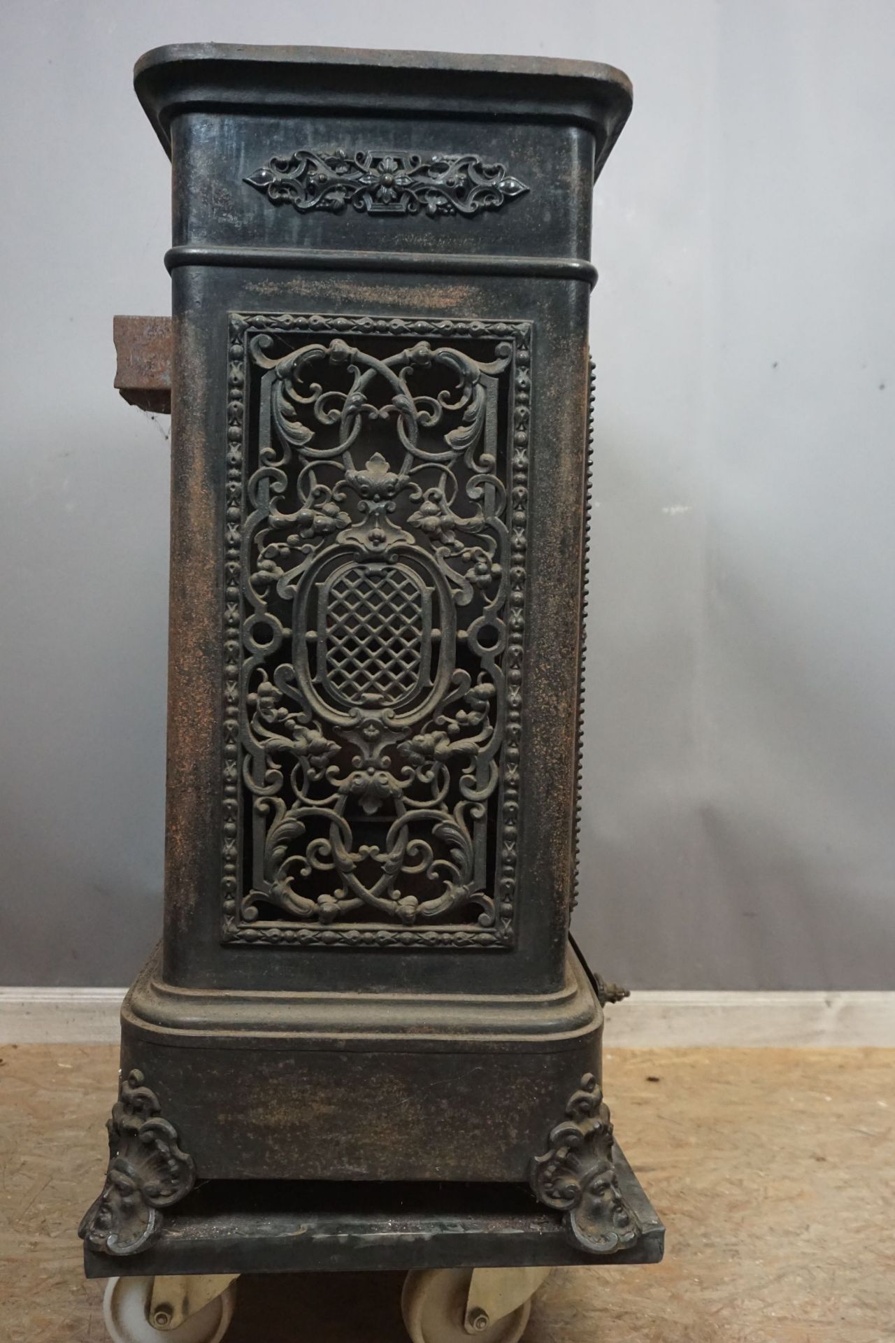 Heater in cast iron, lid missing H82x54x35 - Bild 2 aus 3