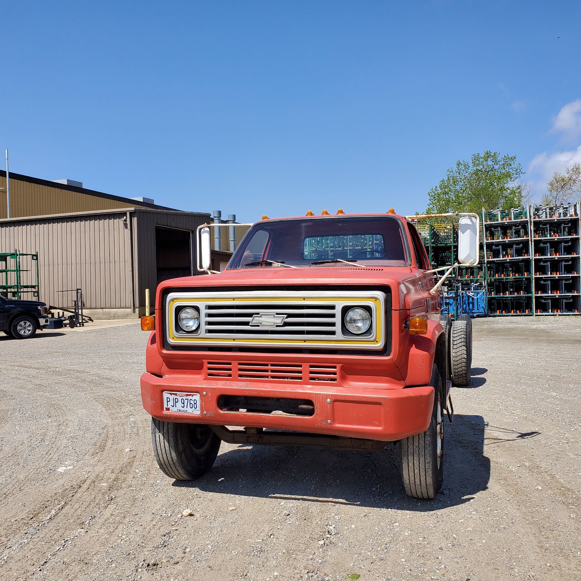 1977 Chevrolet C60 Cab and Chassis, Single Axle w/ Dual Tires and Tag Axle, 5 Speed Transmission - Image 2 of 19