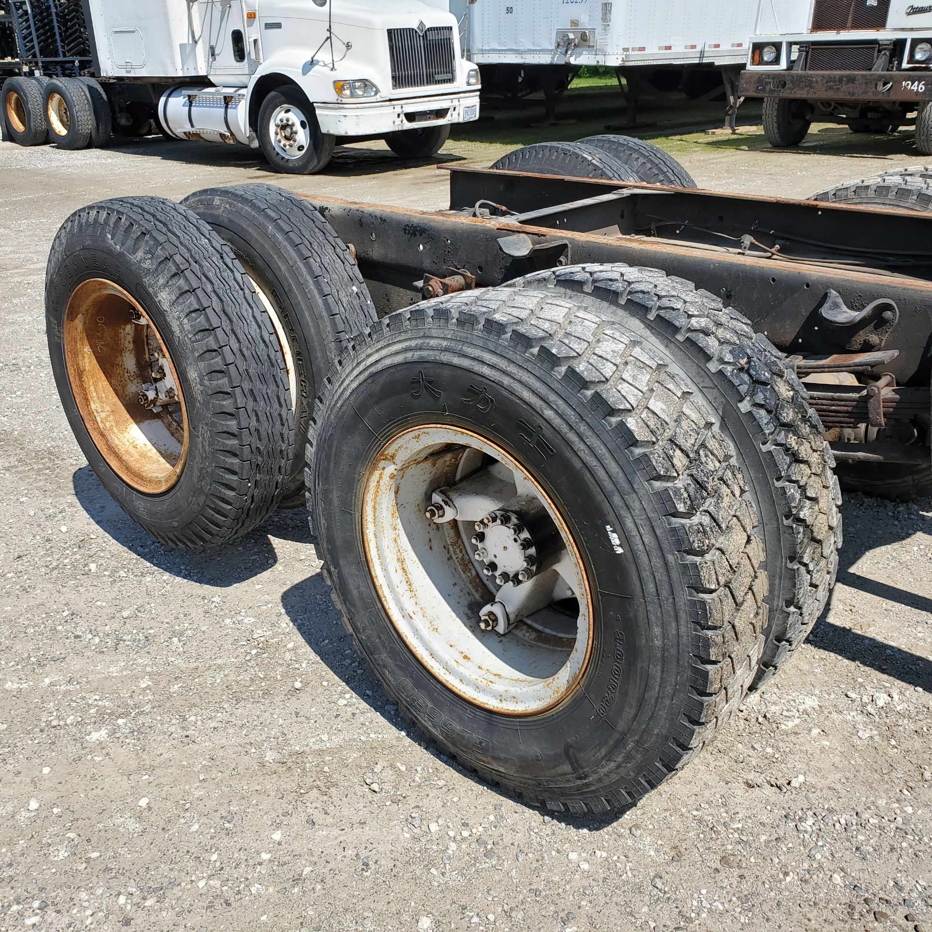 1977 Chevrolet C60 Cab and Chassis, Single Axle w/ Dual Tires and Tag Axle, 5 Speed Transmission - Image 14 of 19