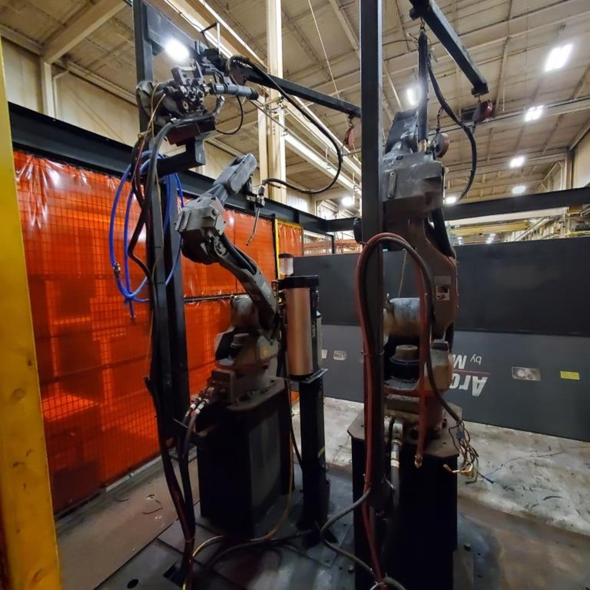 ArcWorld by Motoman Robotic Welding Cell (3) Motoman Model UP6-RB00 Robots, w/Controllers & Pendant - Image 4 of 25