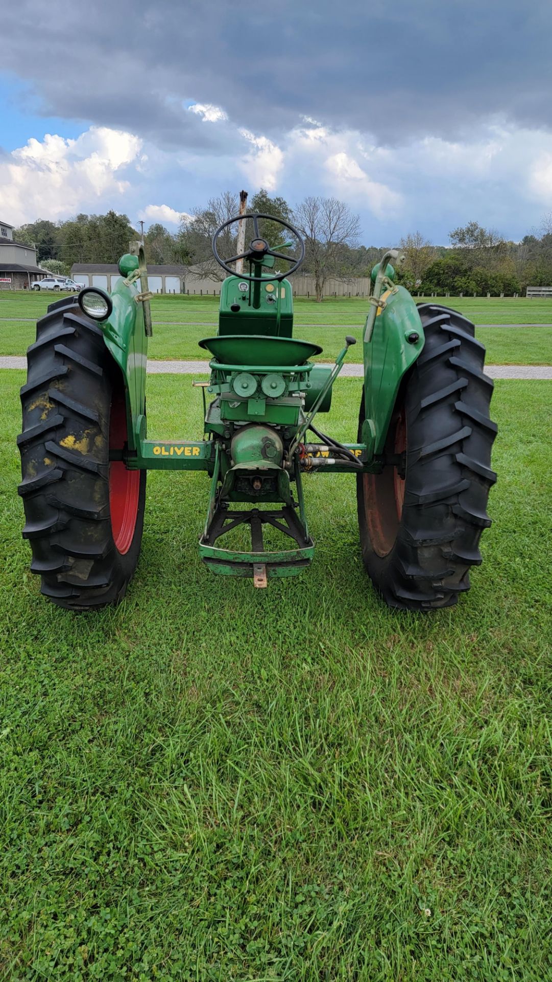 1951 Oliver 77 Row Crop Tractor, 6 Cylinder Gasoline Engine, Rear Hydraulics, Restored - Image 6 of 12