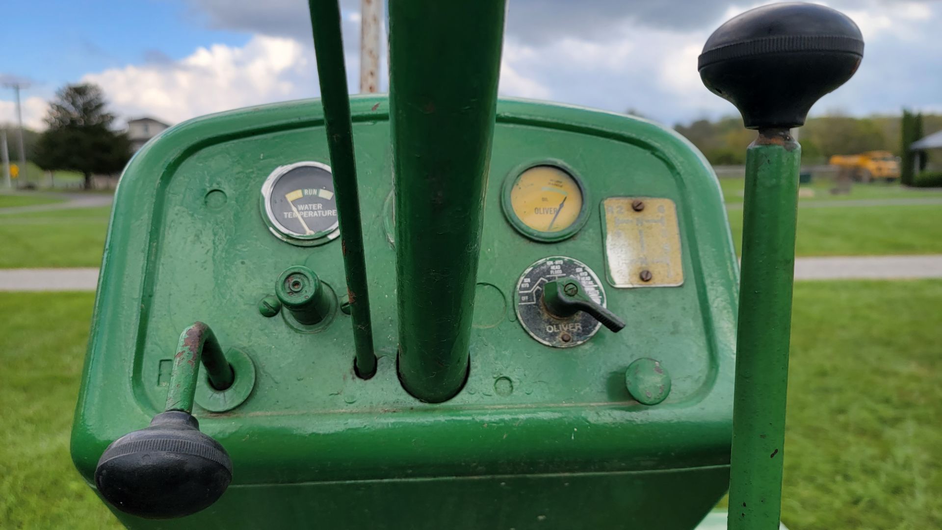 1951 Oliver 77 Row Crop Tractor, 6 Cylinder Gasoline Engine, Rear Hydraulics, Restored - Image 7 of 12