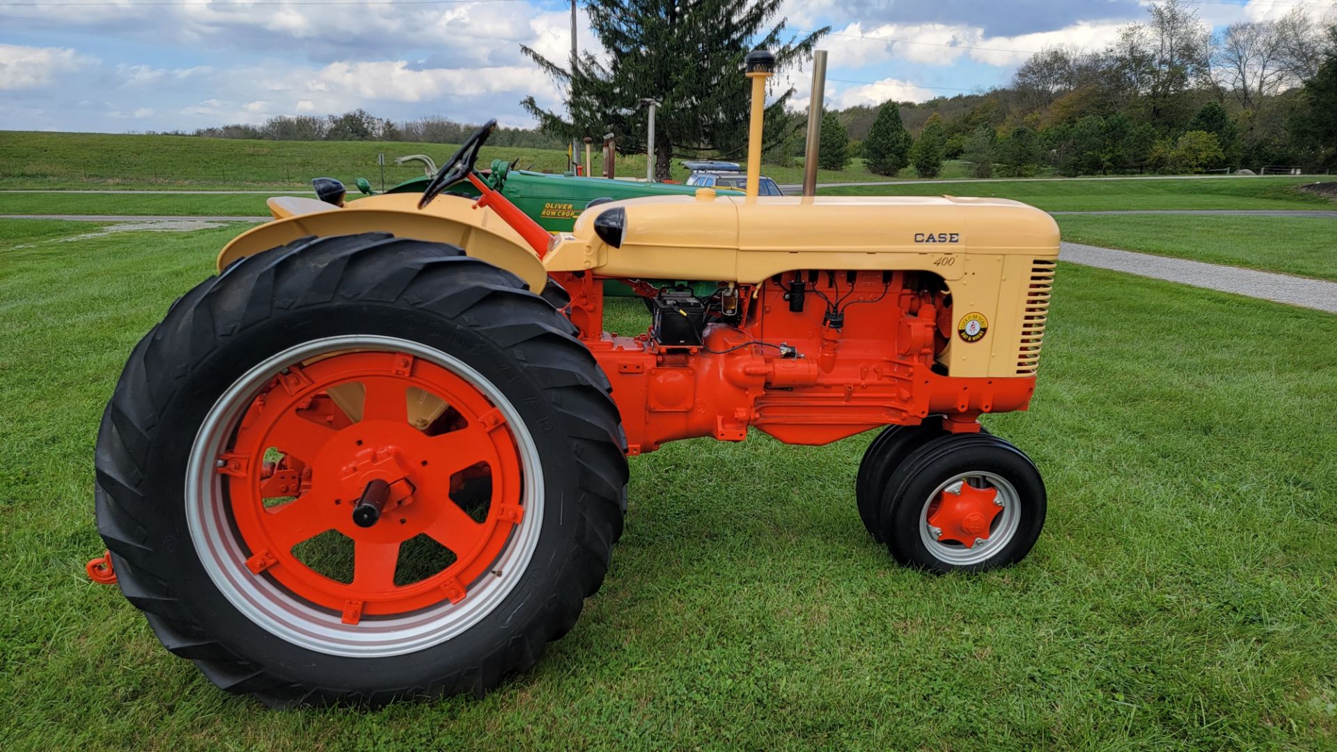 1956 Case 400 Row Crop Tractor, Model 411, s/n 8081224, Gasoline Engine, New in 1956, Restored - Image 20 of 32