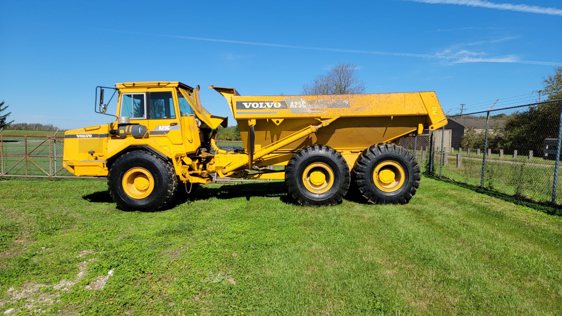 Volvo A25C 6x6 Offroad Dump Truck, 30,519 Miles, 12,411 Hours, s/n 5350V61011 - Image 3 of 34
