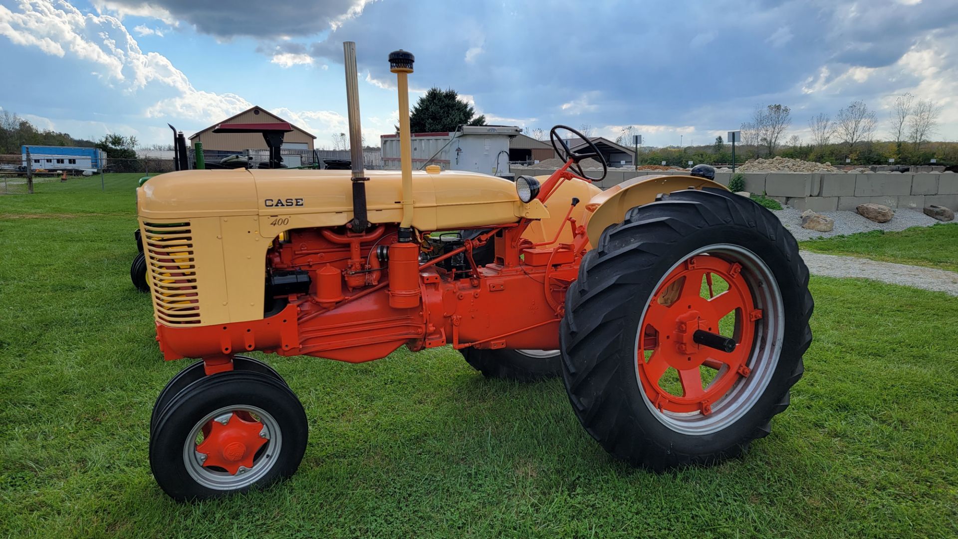1956 Case 400 Row Crop Tractor, Model 411, s/n 8081224, Gasoline Engine, New in 1956, Restored - Image 17 of 32