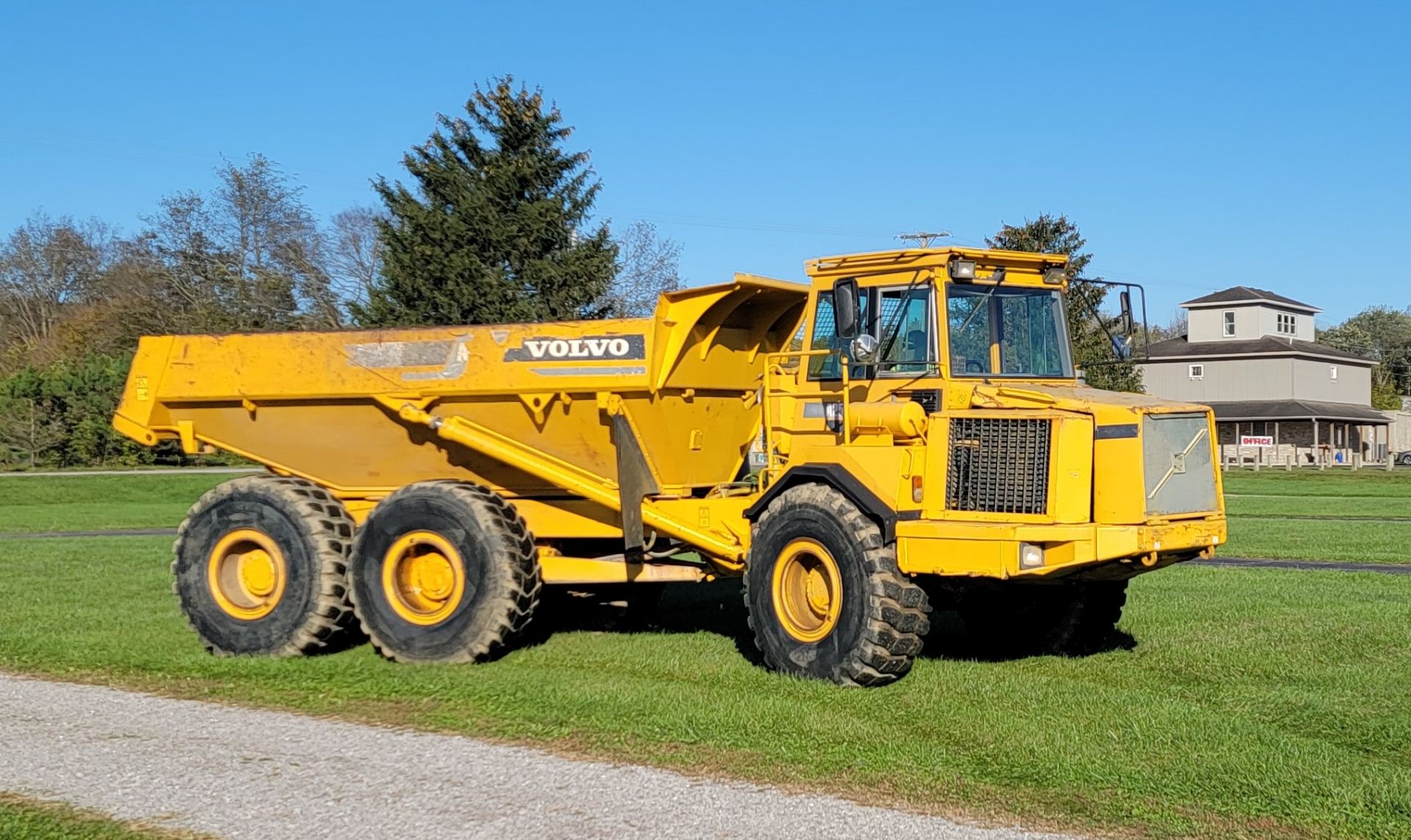 Volvo A25C 6x6 Offroad Dump Truck, 30,519 Miles, 12,411 Hours, s/n 5350V61011 - Image 10 of 34