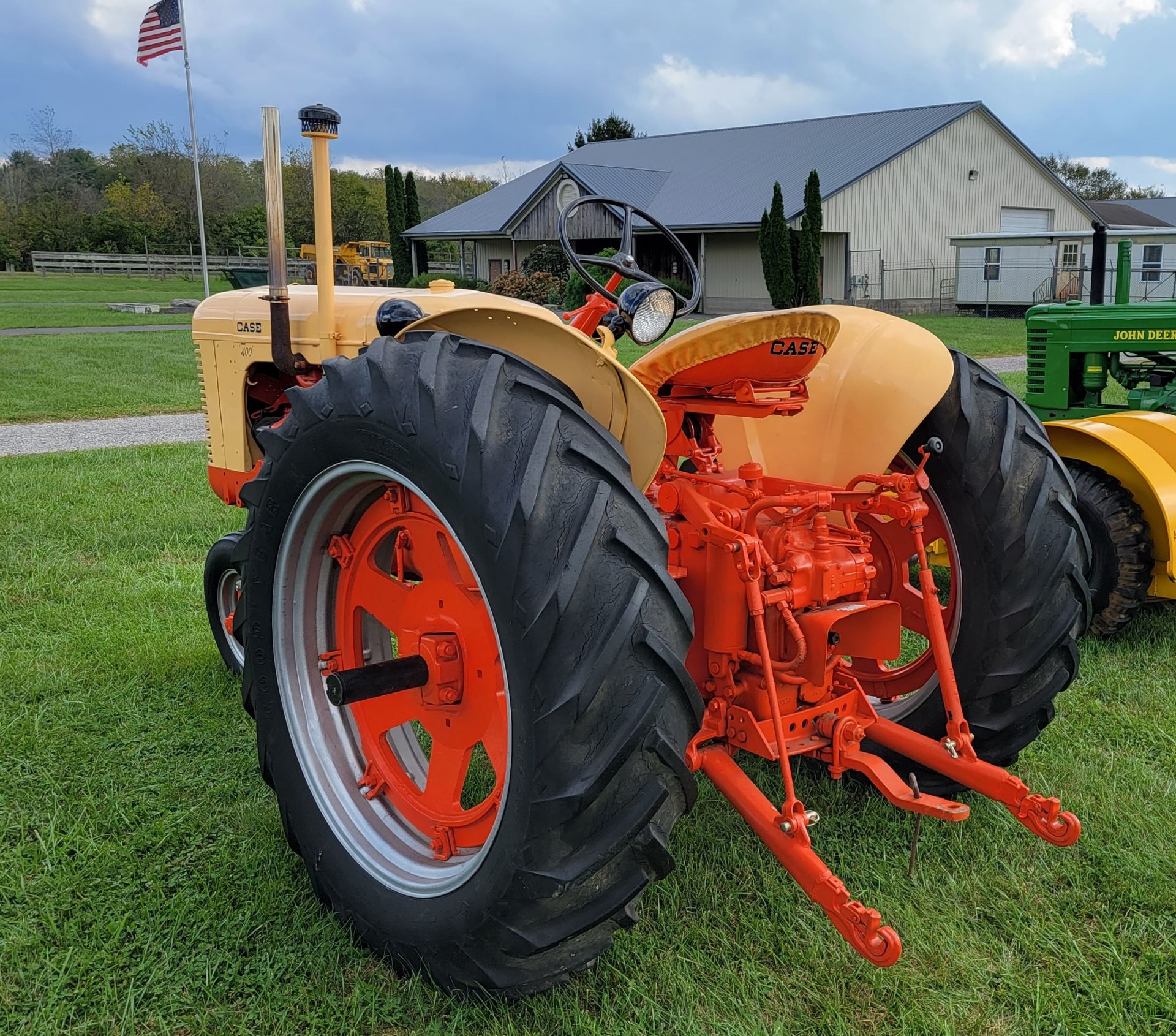 1956 Case 400 Row Crop Tractor, Model 411, s/n 8081224, Gasoline Engine, New in 1956, Restored - Image 18 of 32