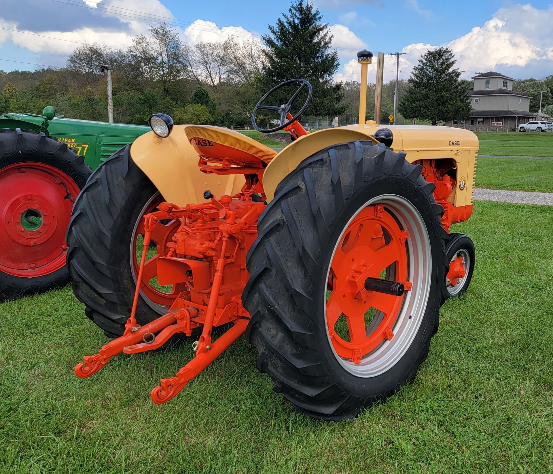 1956 Case 400 Row Crop Tractor, Model 411, s/n 8081224, Gasoline Engine, New in 1956, Restored - Image 19 of 32