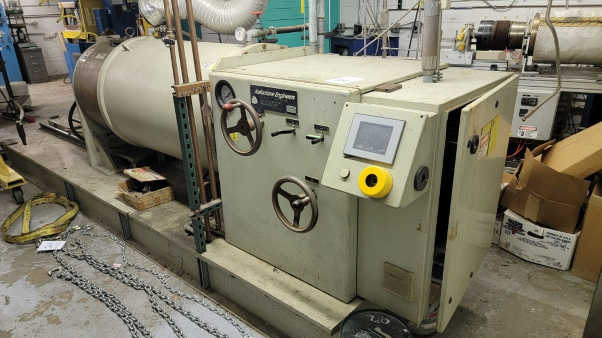 Autoclave Engineers 20,000 psi Autoclave, Chamber Outside Dimensions: 68" l, approx. 36" diameter,