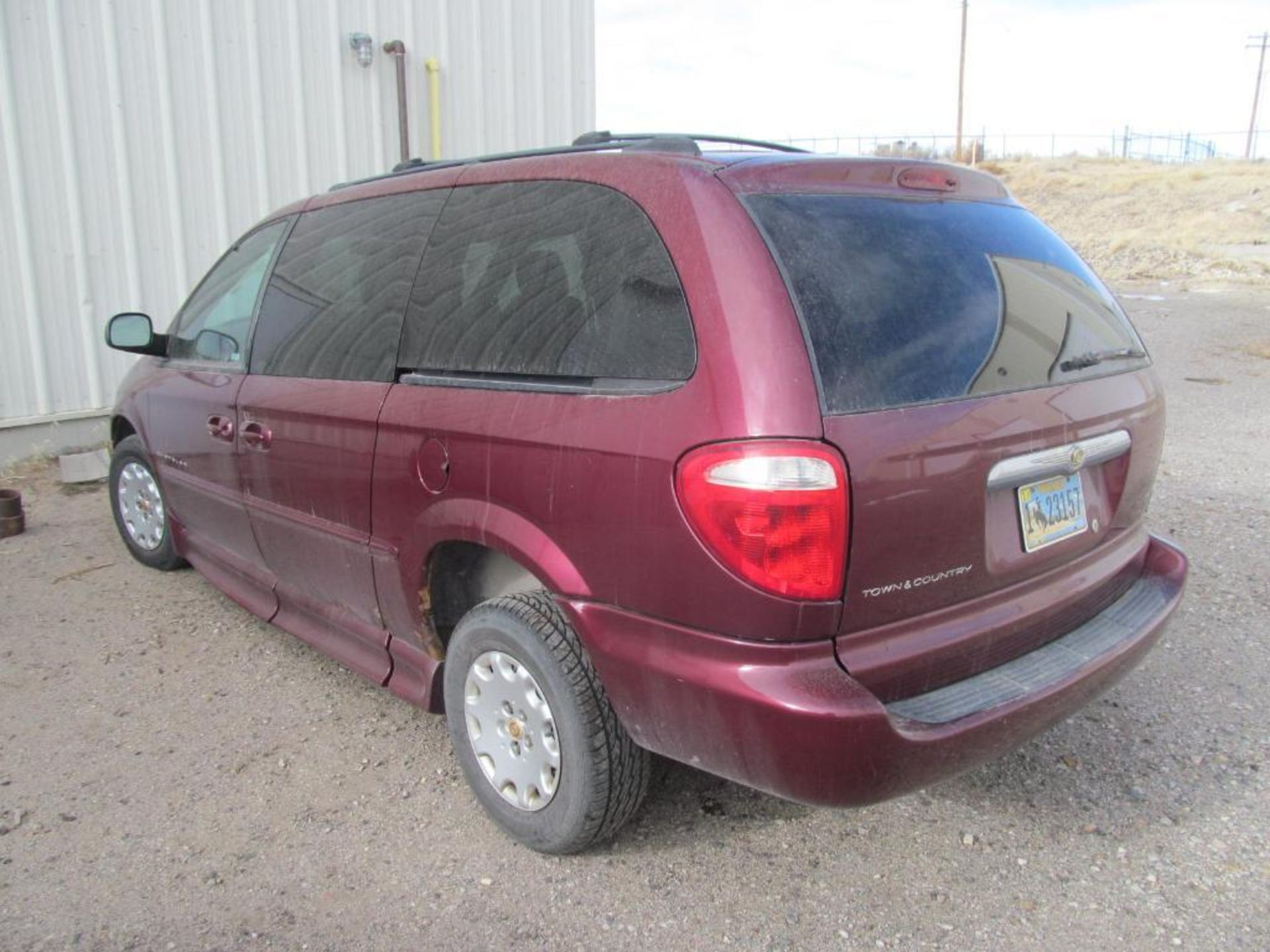 Chrysler Town & Country LX Full Mobility Kneeling Mini Van, VIN: 2C4GD44311R390145 (New 2001), with - Image 4 of 6