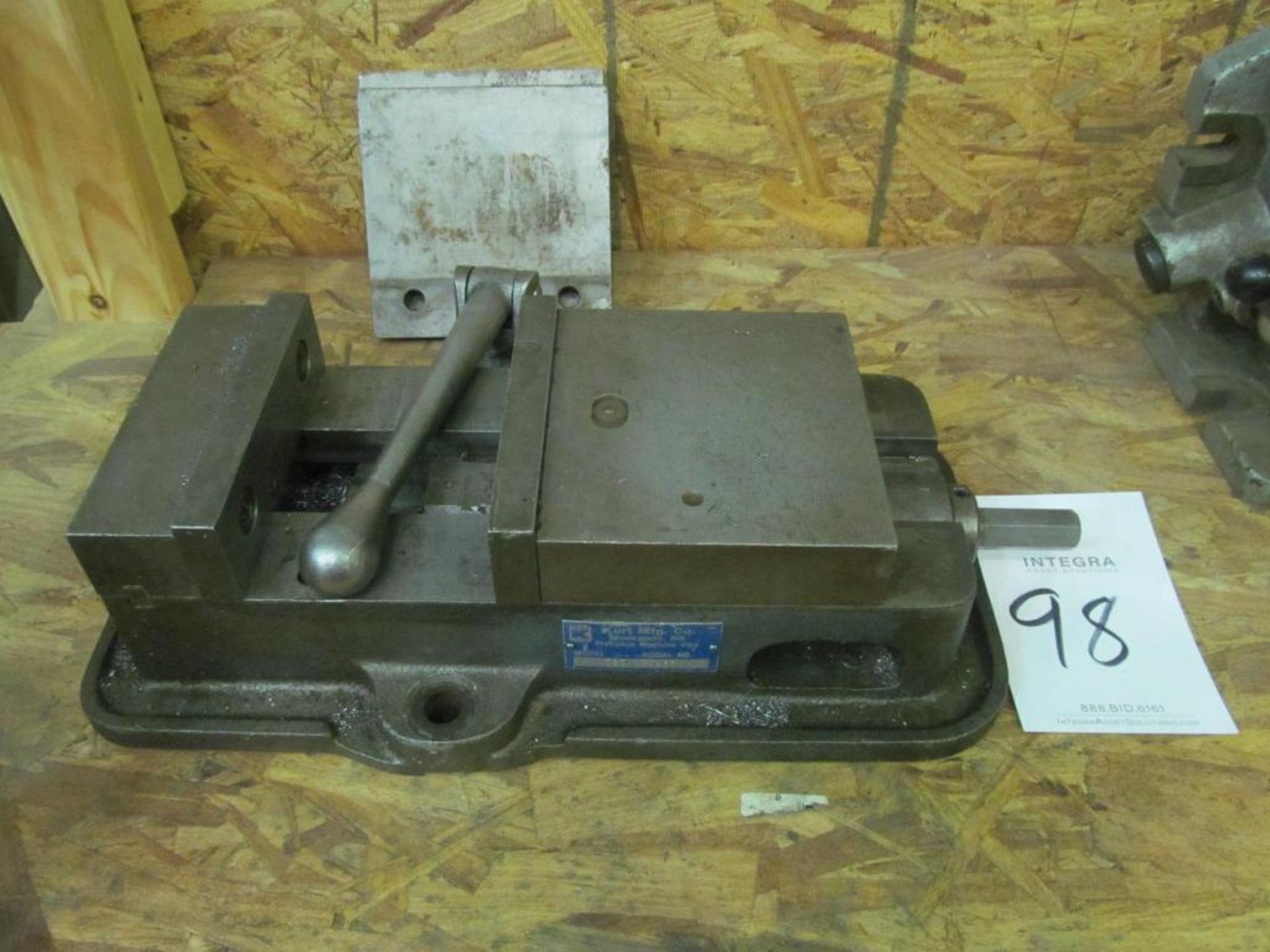 6" Kurt D60 Machine vise (Building C)