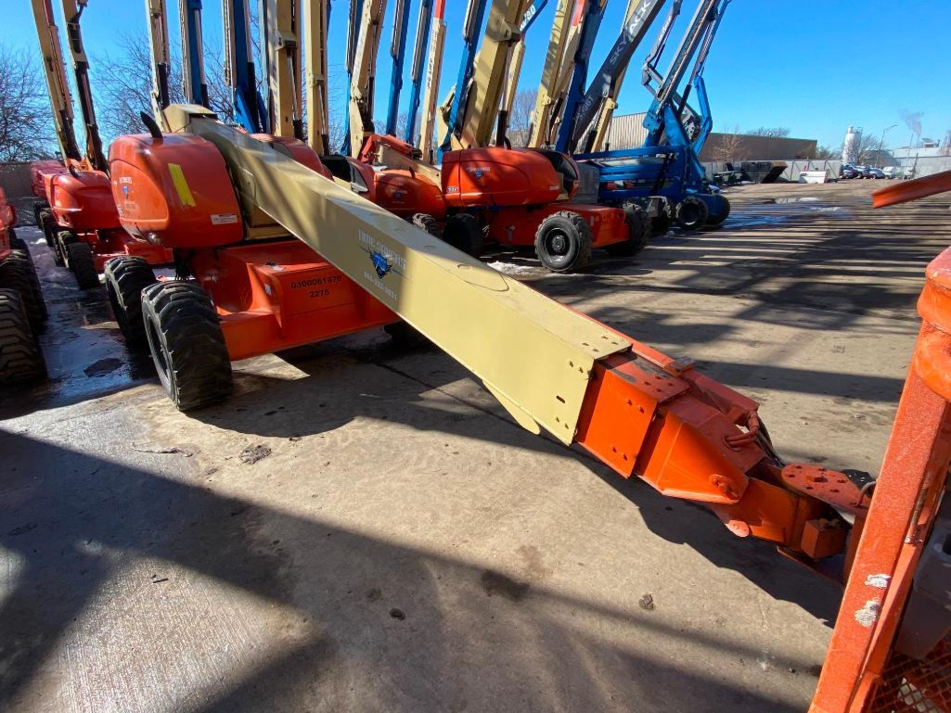 JLG 600S Rough Terrain Boom Lift (S/N 300061970, Year 2001), with 60' Platform Height, 49.47' - Image 8 of 16