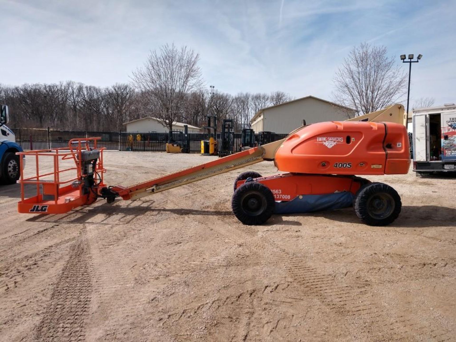 JLG 400S Rough Terrain Articulating Boom Lift (S/N 300137008, Year 2009), with 40' Platform - Image 2 of 6