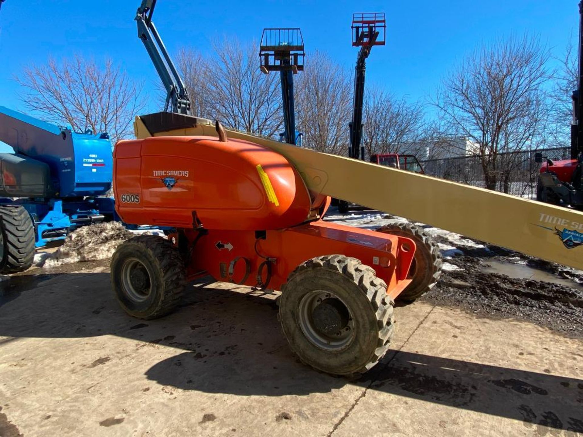 JLG 600S Rough Terrain Boom Lift (S/N 300072396, Year 2003), with 60' Platform Height, 49.47' - Image 6 of 9