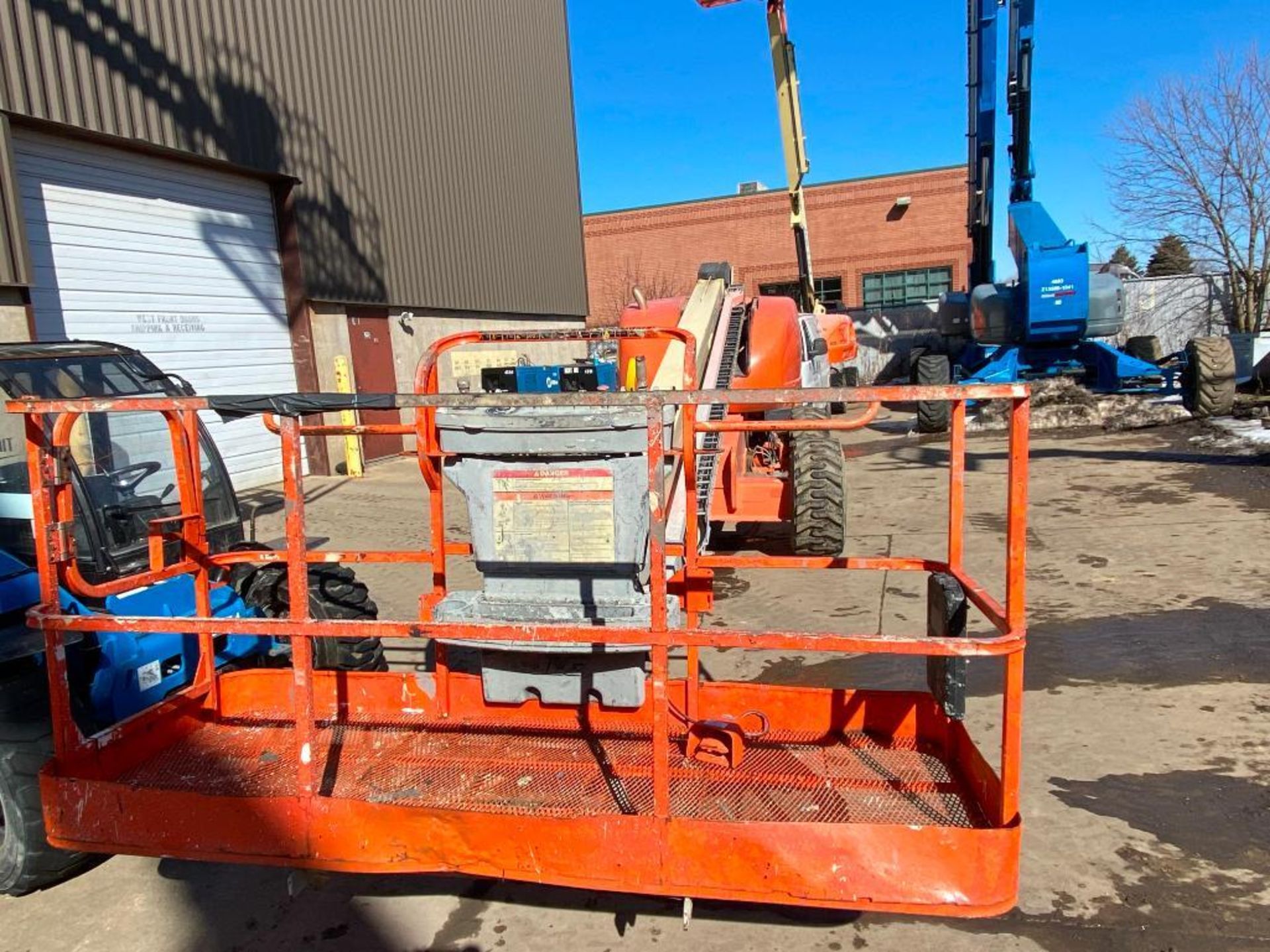 JLG 600S Rough Terrain Boom Lift (S/N 300072393, Year 2003), with 60' Platform Height, 49.47' - Image 4 of 11