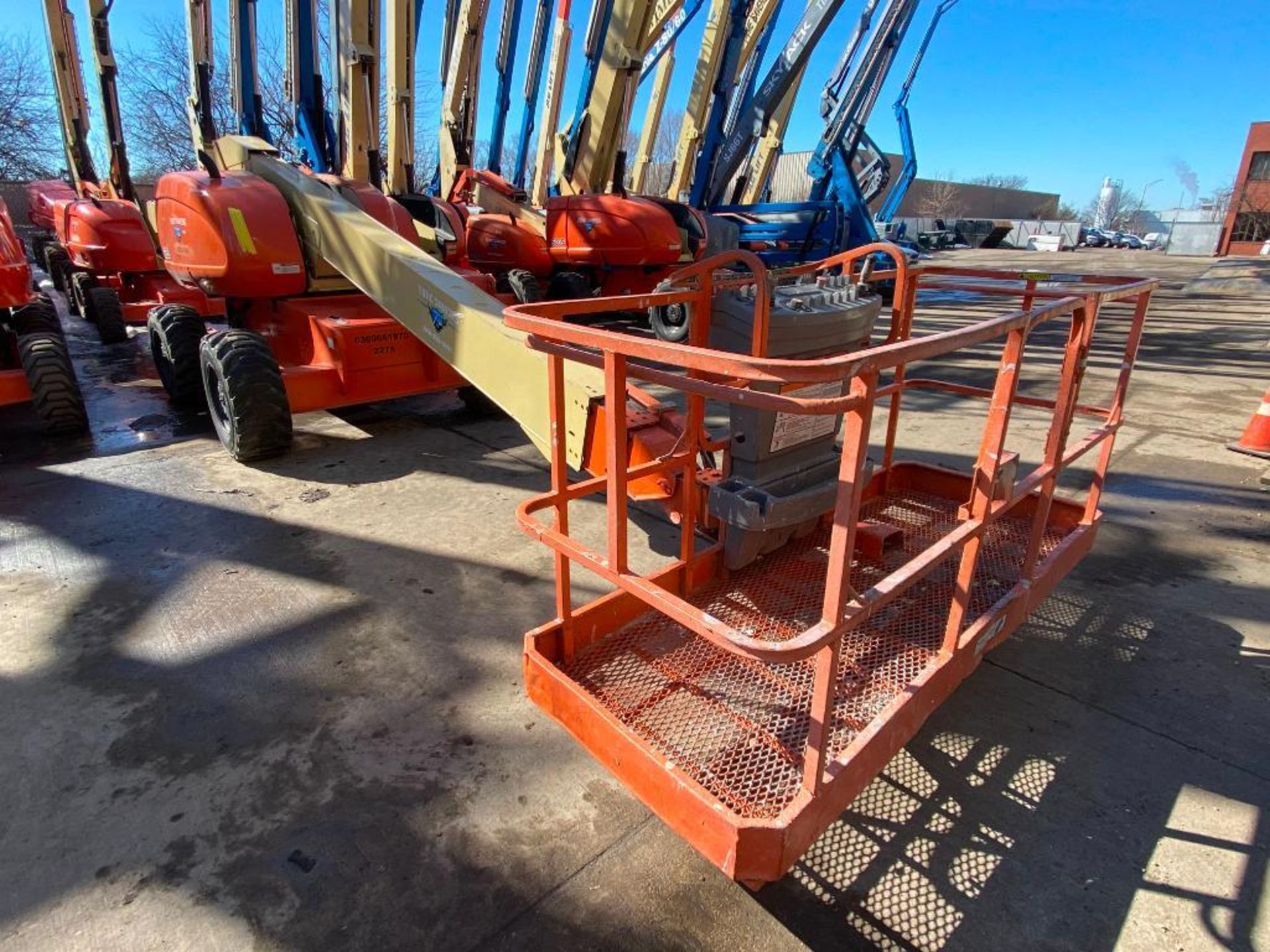 JLG 600S Rough Terrain Boom Lift (S/N 300061970, Year 2001), with 60' Platform Height, 49.47' - Image 7 of 16