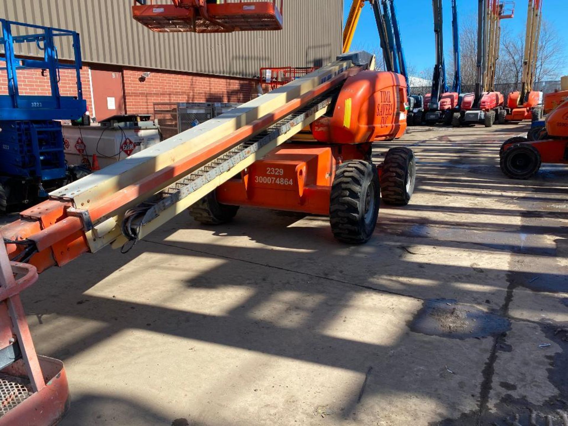 JLG 600S Rough Terrain Boom Lift (S/N 300074864, Year 2004), with 60' Platform Height, 49.47' - Image 4 of 13