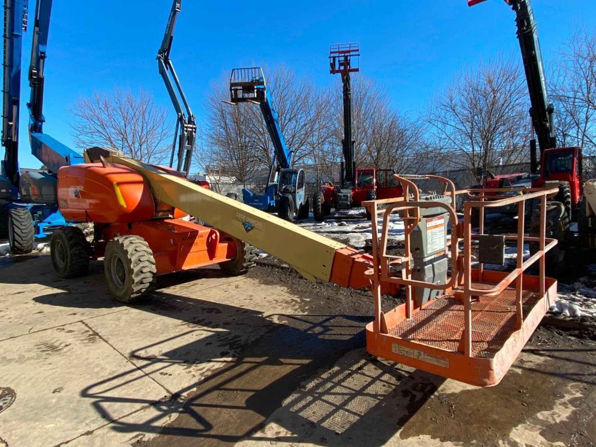 JLG 600S Rough Terrain Boom Lift (S/N 300072396, Year 2003), with 60' Platform Height, 49.47' - Image 5 of 9