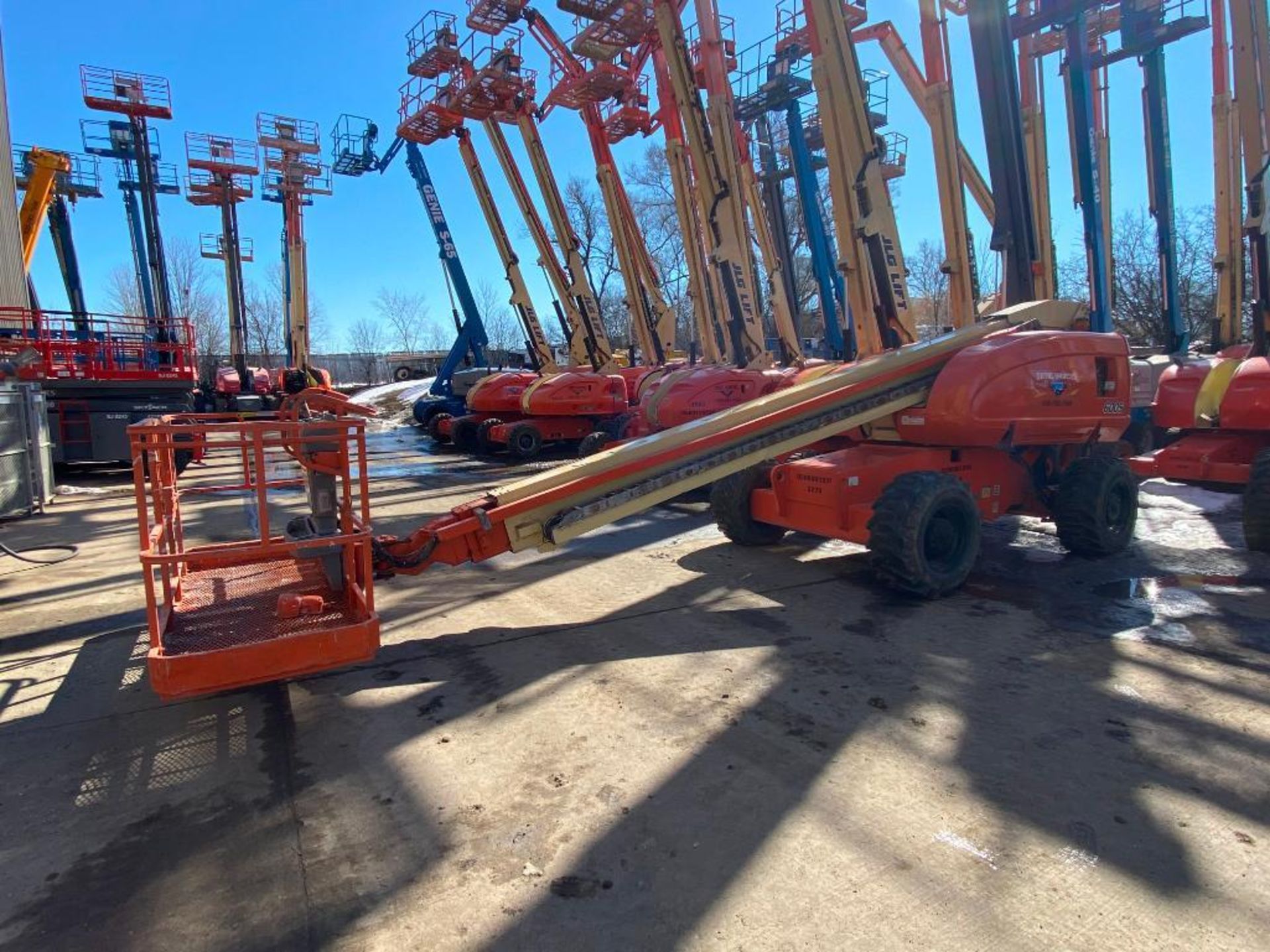 JLG 600S Rough Terrain Boom Lift (S/N 300061970, Year 2001), with 60' Platform Height, 49.47'