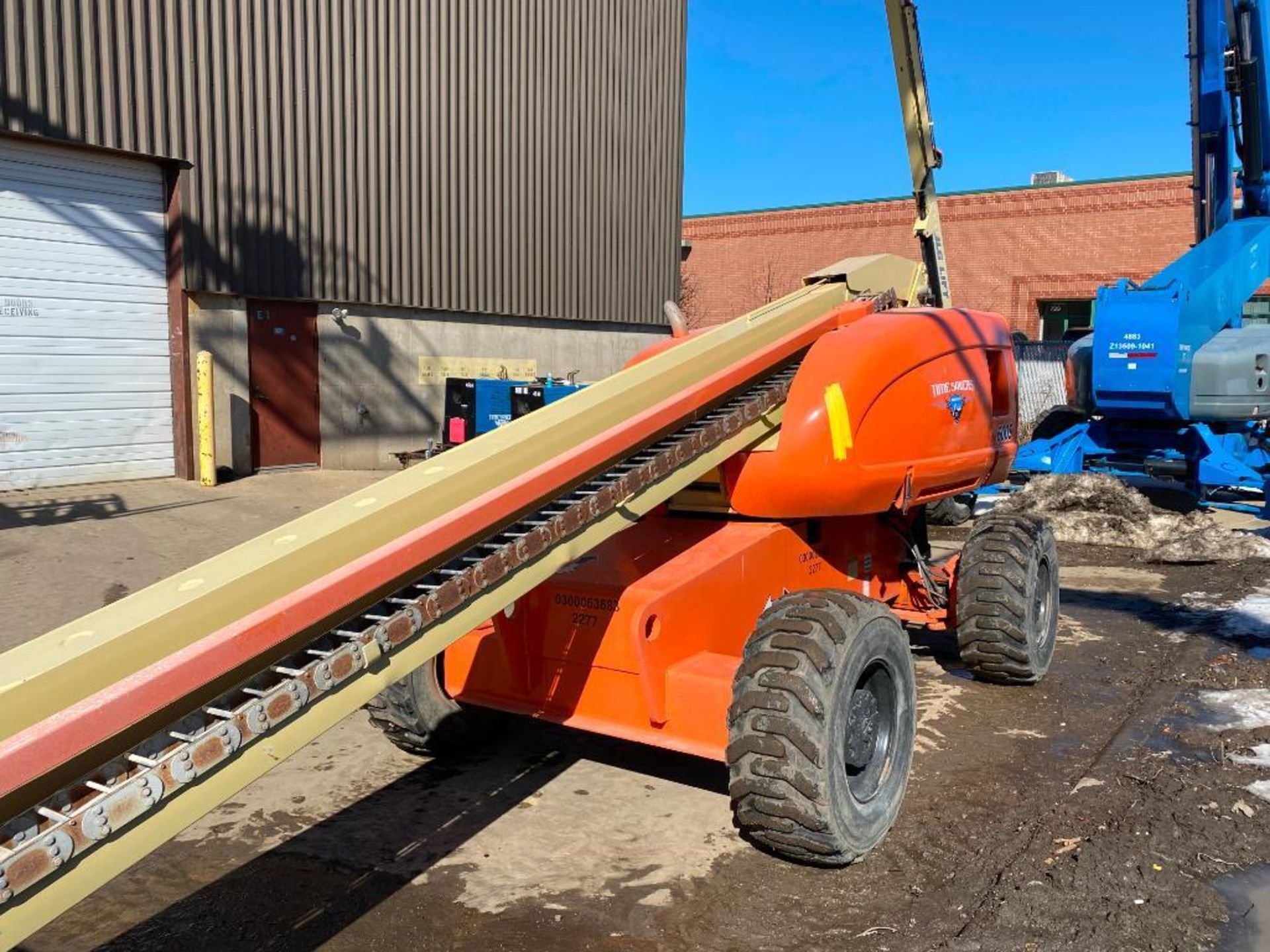 JLG 600S Rough Terrain Boom Lift (S/N 300063683, Year 2001), with 60' Platform Height, 49.47' - Image 2 of 11