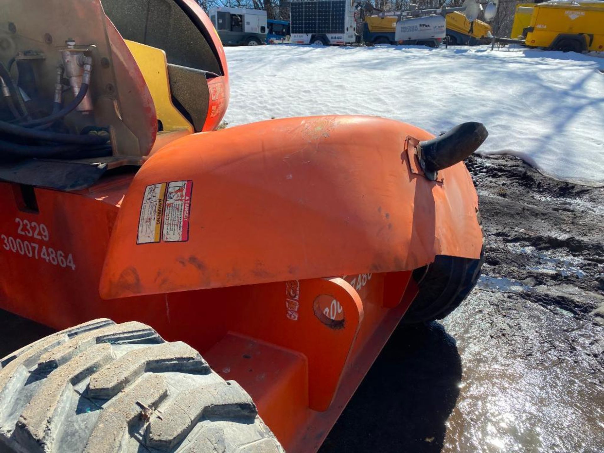 JLG 600S Rough Terrain Boom Lift (S/N 300074864, Year 2004), with 60' Platform Height, 49.47' - Image 9 of 13