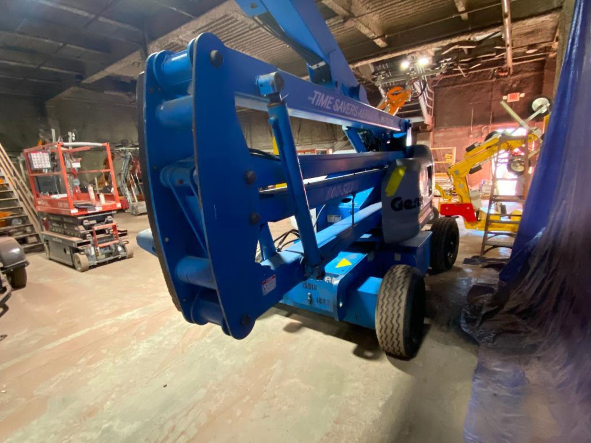 Genie Z45/25J Articulating Boom Lift (S/N 15918, Year 2000), with 45' Platform Height, 25' - Image 6 of 9