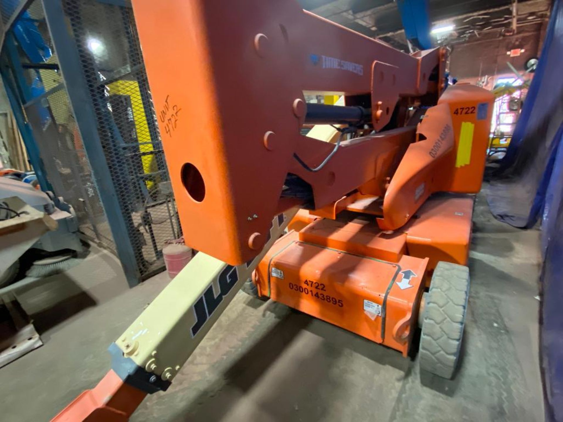 JLG E400AN Articulating Boom Lift (S/N 300143895, Year 2011), with 40' Platform Height, 21.2' Reach, - Image 9 of 12