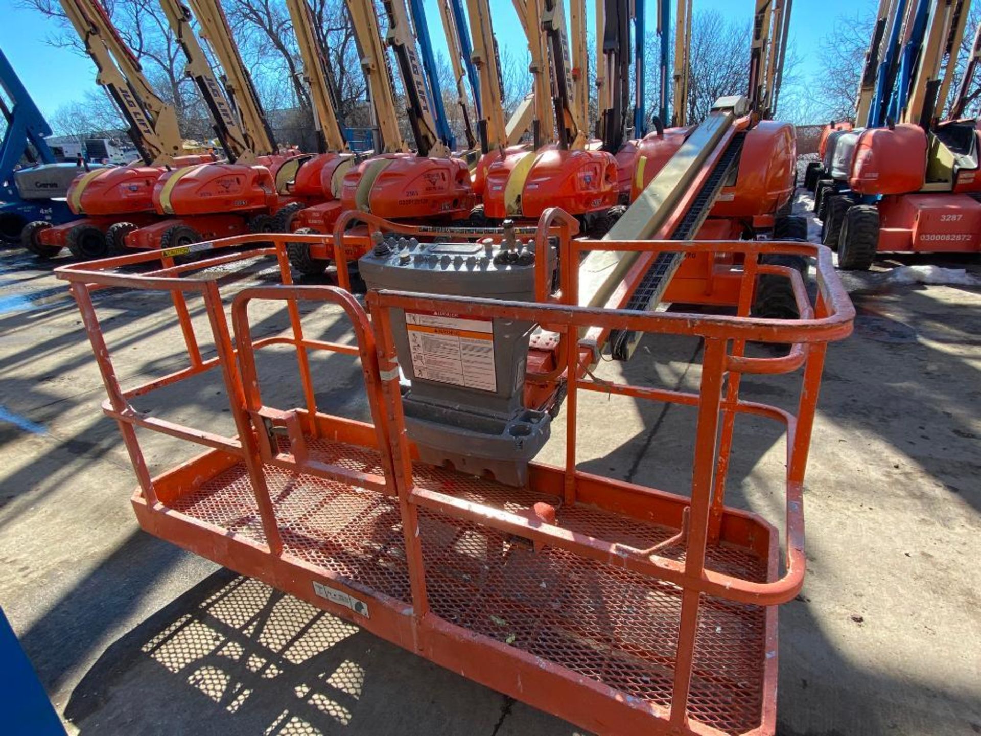 JLG 600S Rough Terrain Boom Lift (S/N 300061970, Year 2001), with 60' Platform Height, 49.47' - Image 5 of 16