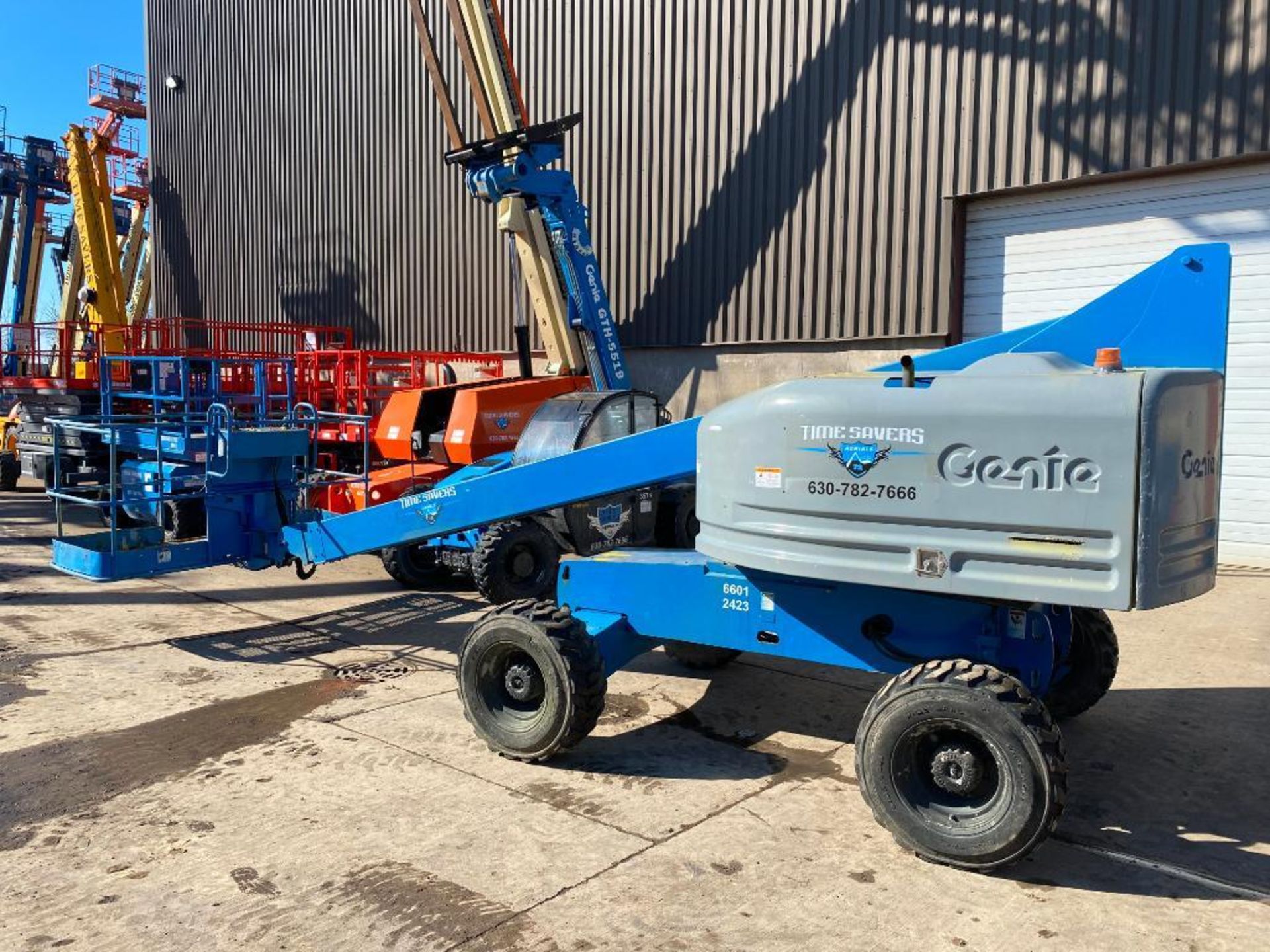 Genie S-40 Rough Terrain Boom Lift (S/N 6601, Year 2002), with 40' Platform Height, 500 Lb. Platform