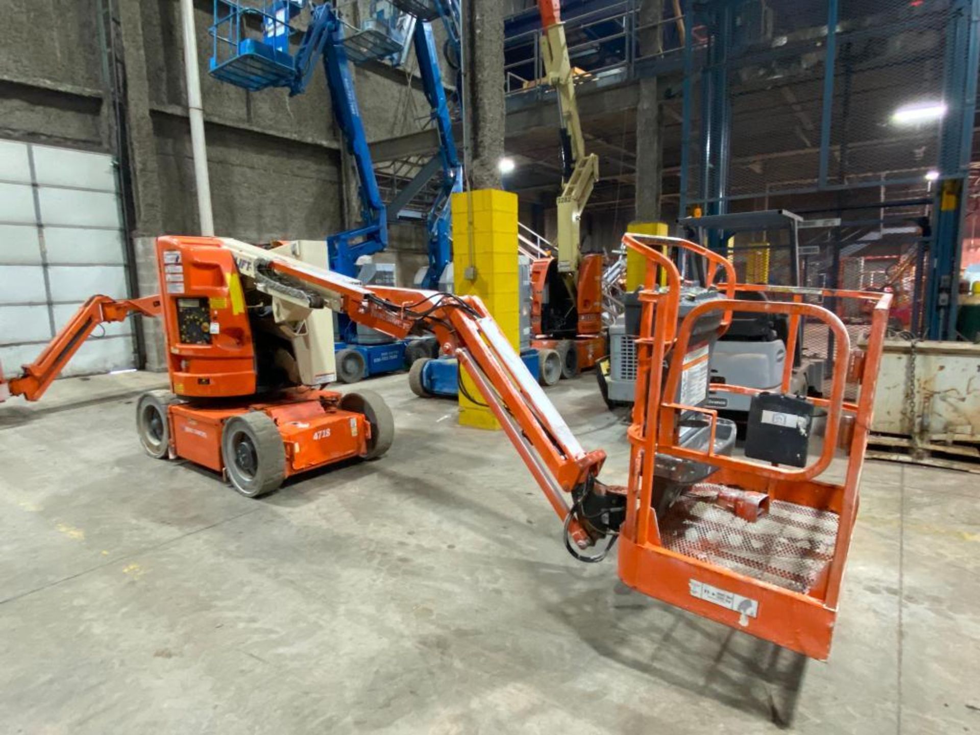 JLG E300AJP Articulating Boom Lift (S/N 300124789, Year 2008), with 29'5" Platform Height, 30" x 48"