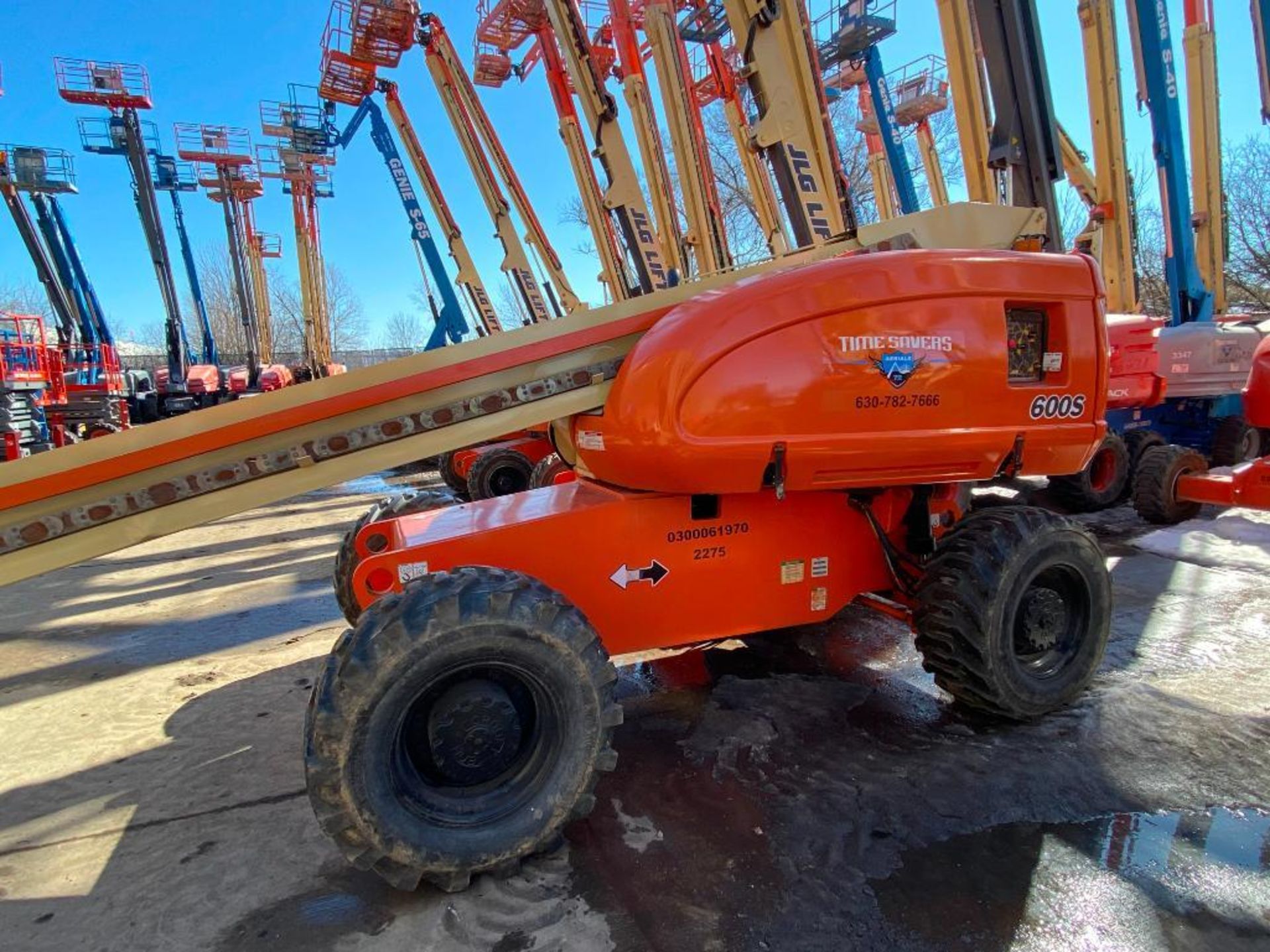 JLG 600S Rough Terrain Boom Lift (S/N 300061970, Year 2001), with 60' Platform Height, 49.47' - Image 2 of 16