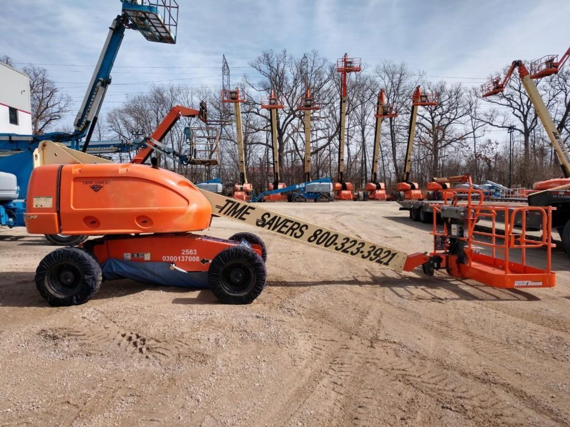 JLG 400S Rough Terrain Articulating Boom Lift (S/N 300137008, Year 2009), with 40' Platform