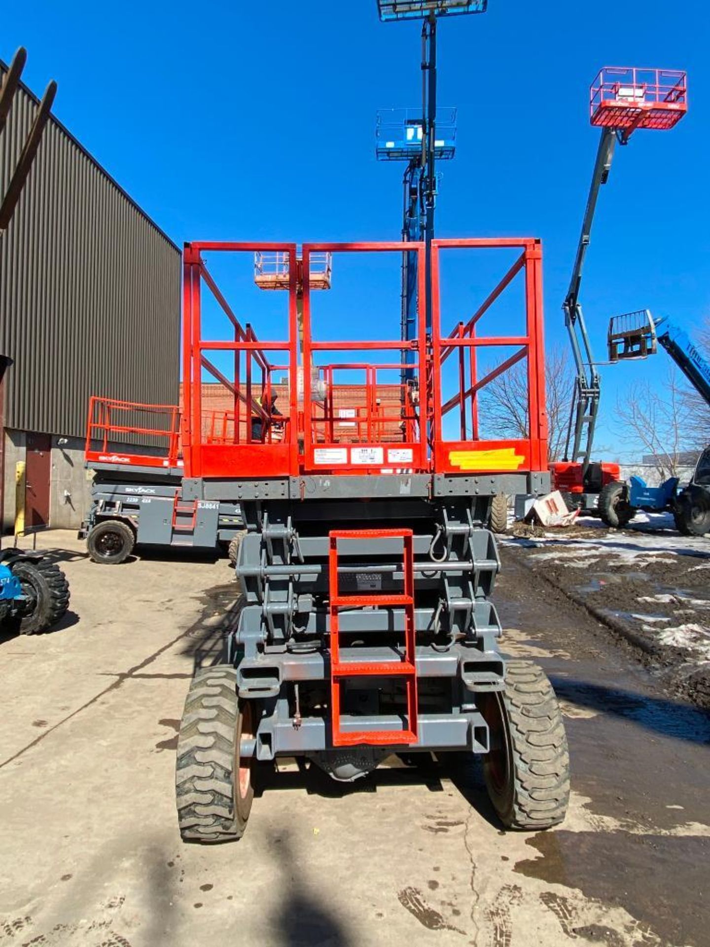 Skyjack SJ7135 Rough Terrain Scissor Lift (S/N 34000029, Year 2007), with 41' Working Height, 35' - Image 2 of 7