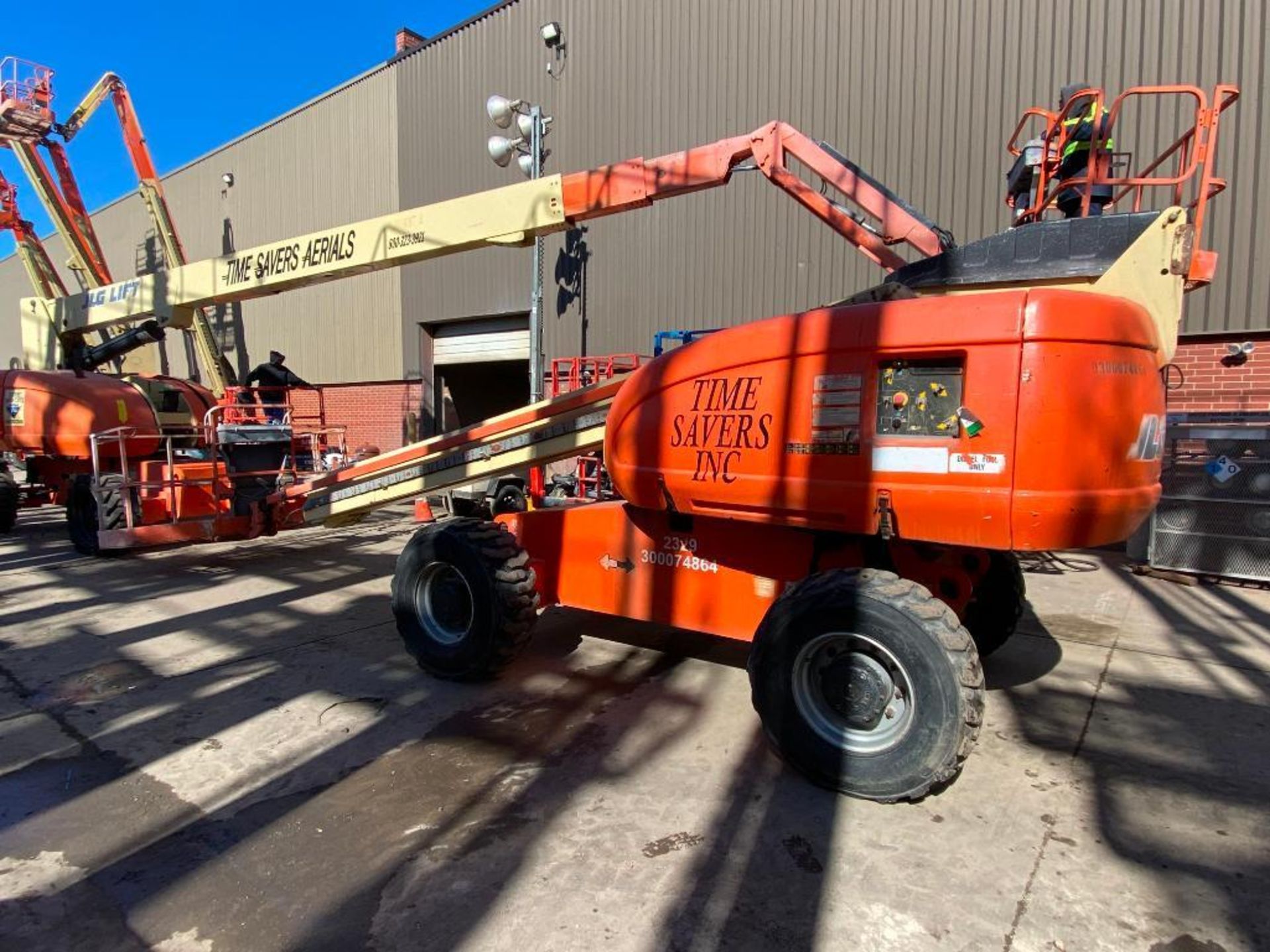 JLG 600S Rough Terrain Boom Lift (S/N 300074864, Year 2004), with 60' Platform Height, 49.47'