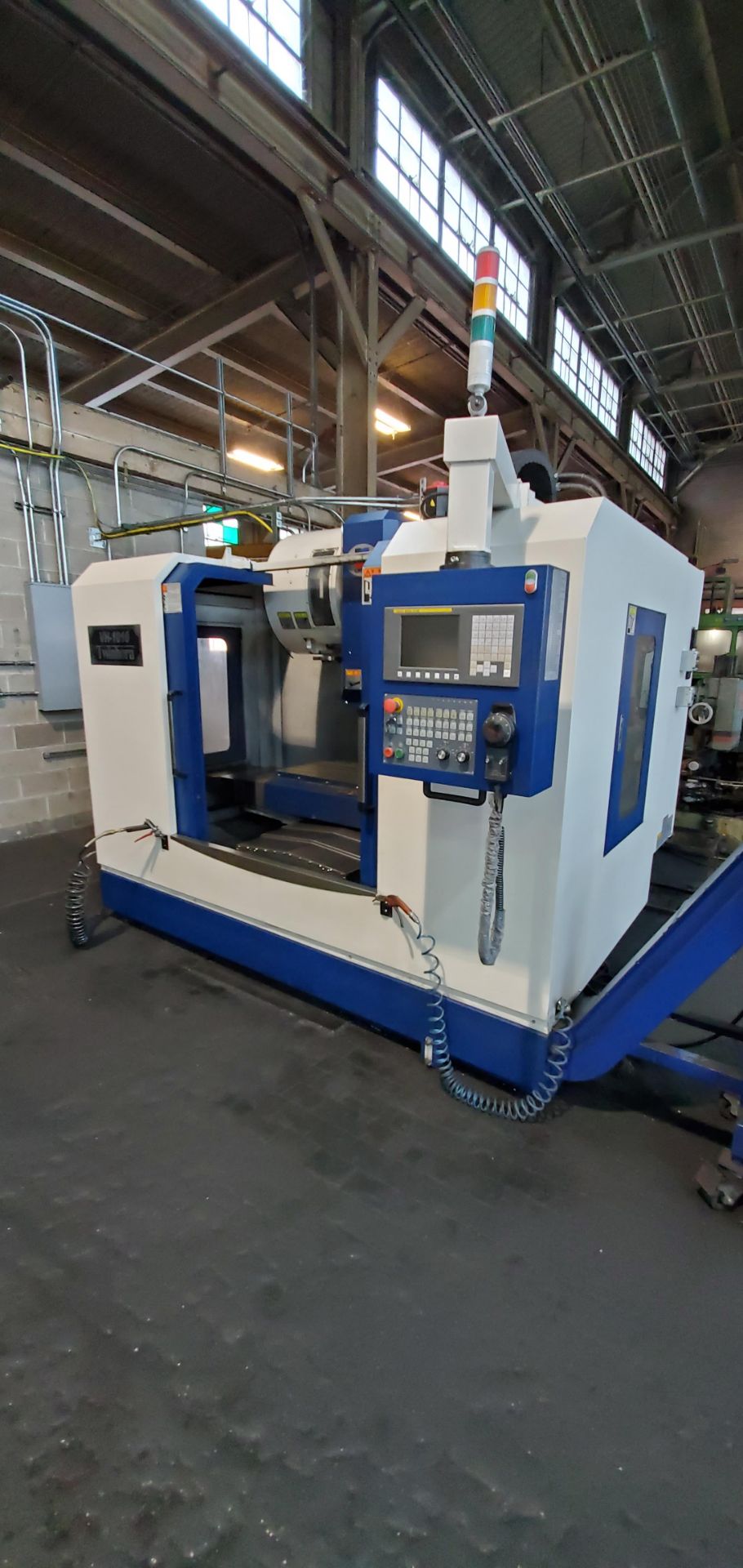 Twinhorn VH-1010 3-Axis CNC Vertical Machining Center (New 2018) - Image 5 of 24