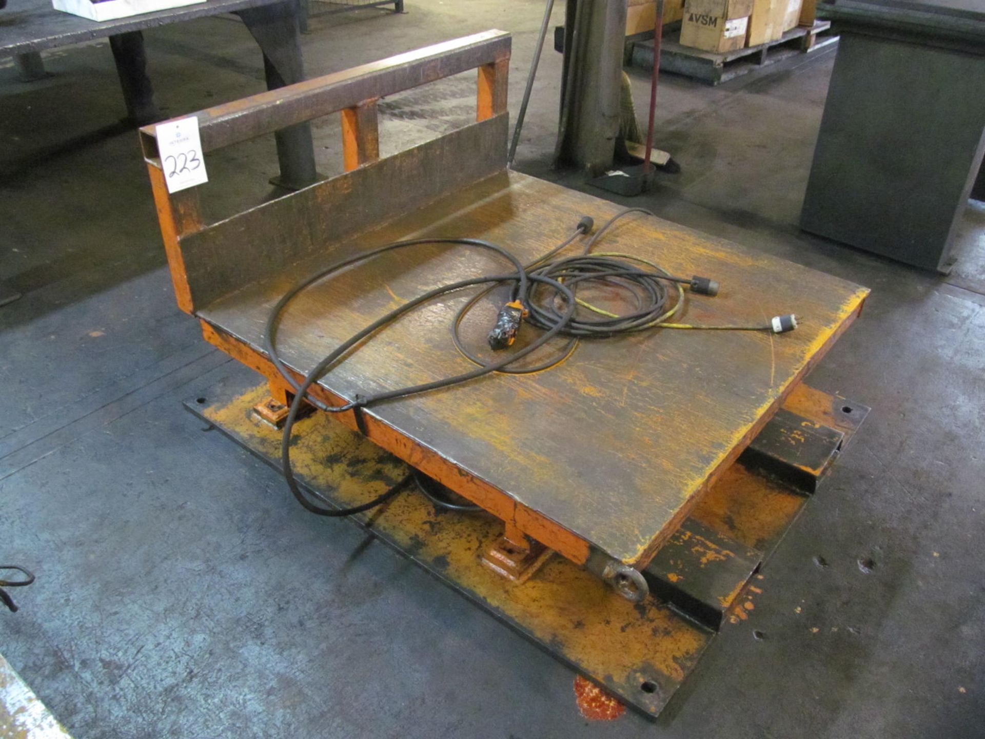 48" x 48" Hydraulic Tilt Table