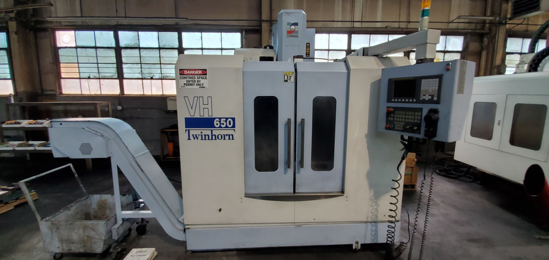 Twinhorn VH-650 3-Axis CNC Vertical Machining Center - Image 3 of 19