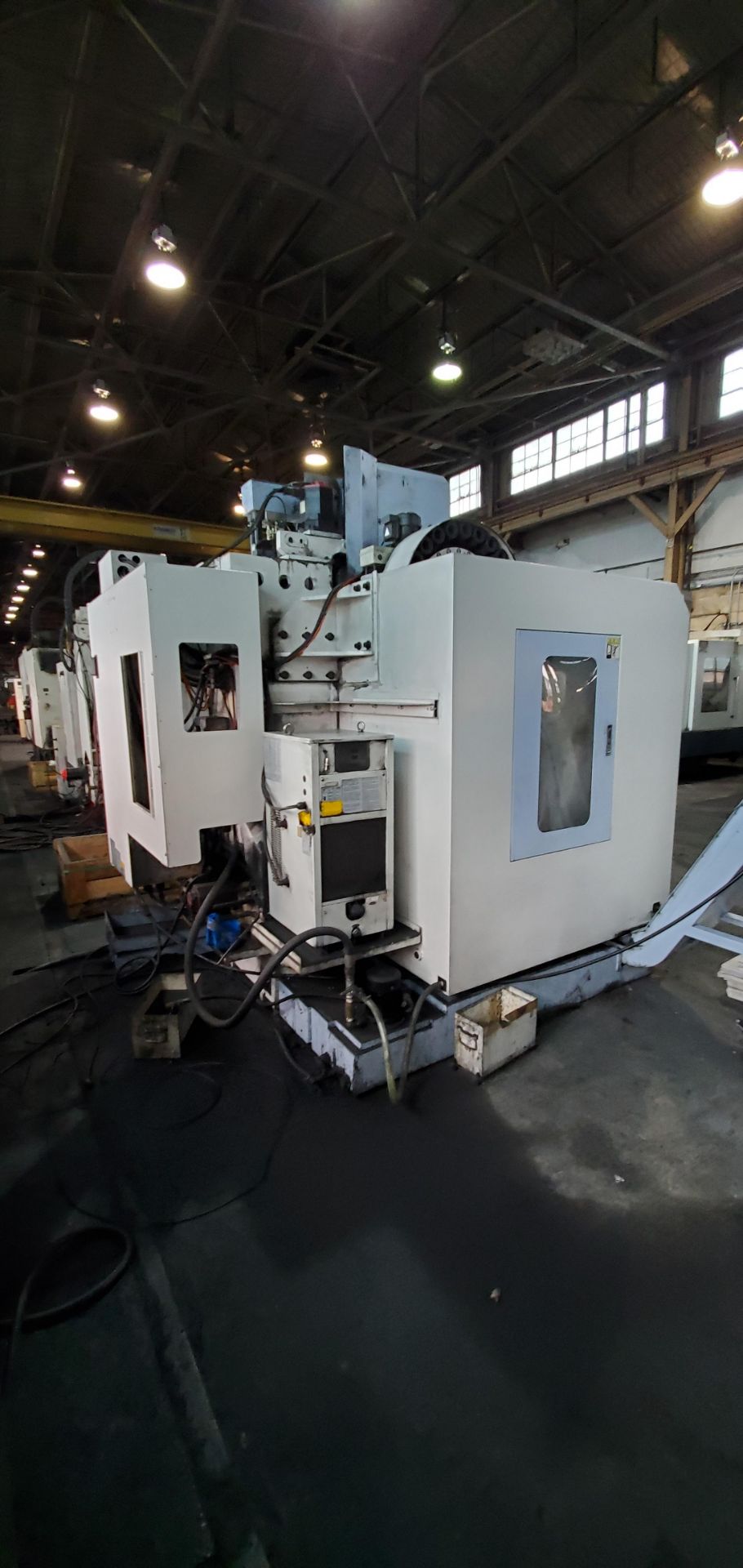 Twinhorn VH-650 3-Axis CNC Vertical Machining Center - Image 17 of 19