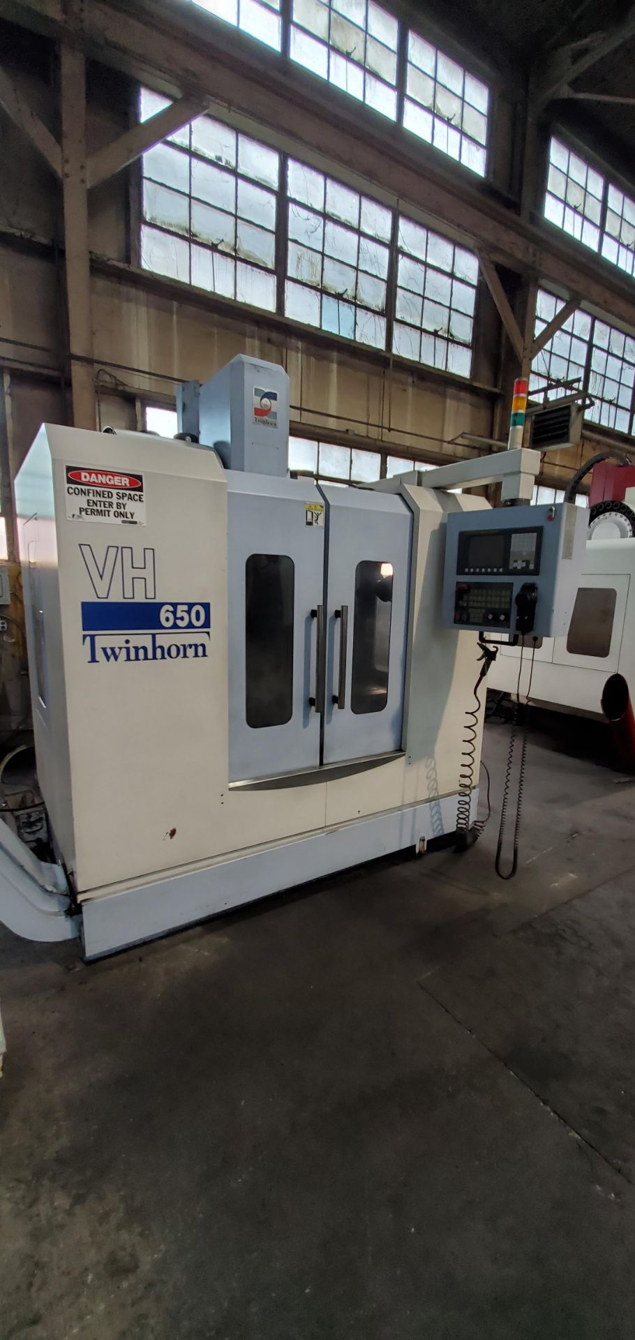 Twinhorn VH-650 3-Axis CNC Vertical Machining Center